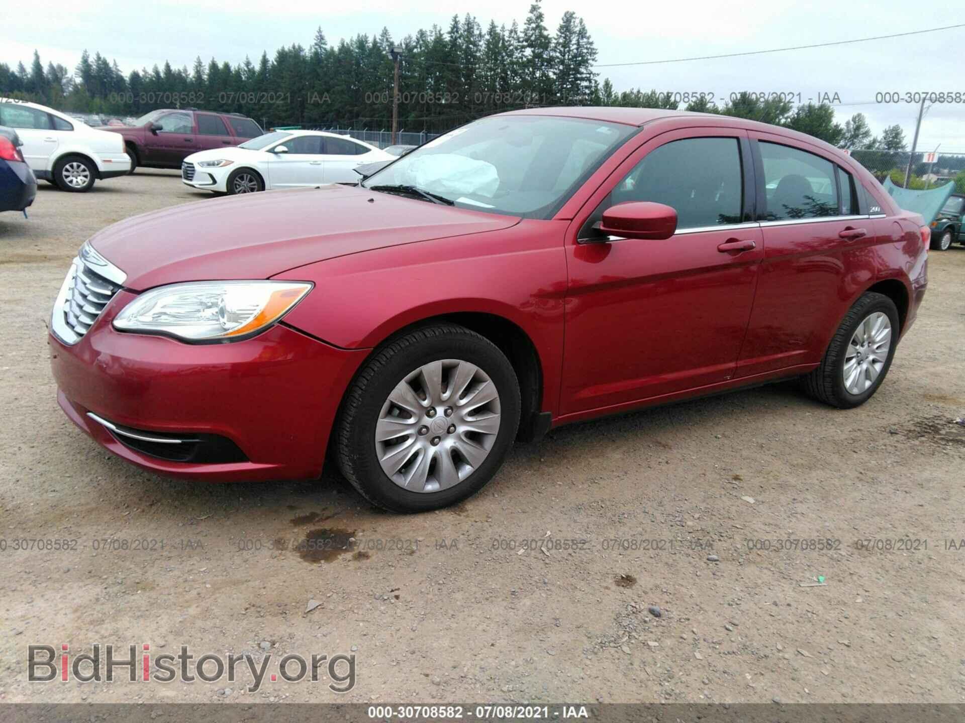 2012 CHRYSLER 200 - VIN: 1C3CCBAB0CN267764 - Фото 2