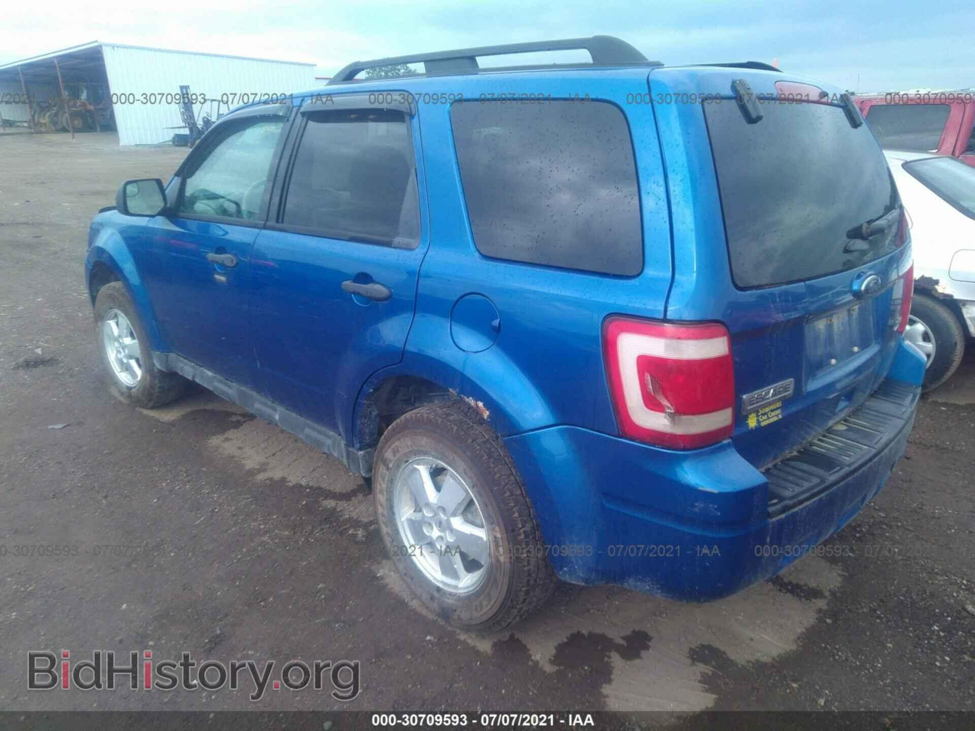 2011 FORD ESCAPE - VIN: 1FMCU0DG1BKB01849 - Фото 3