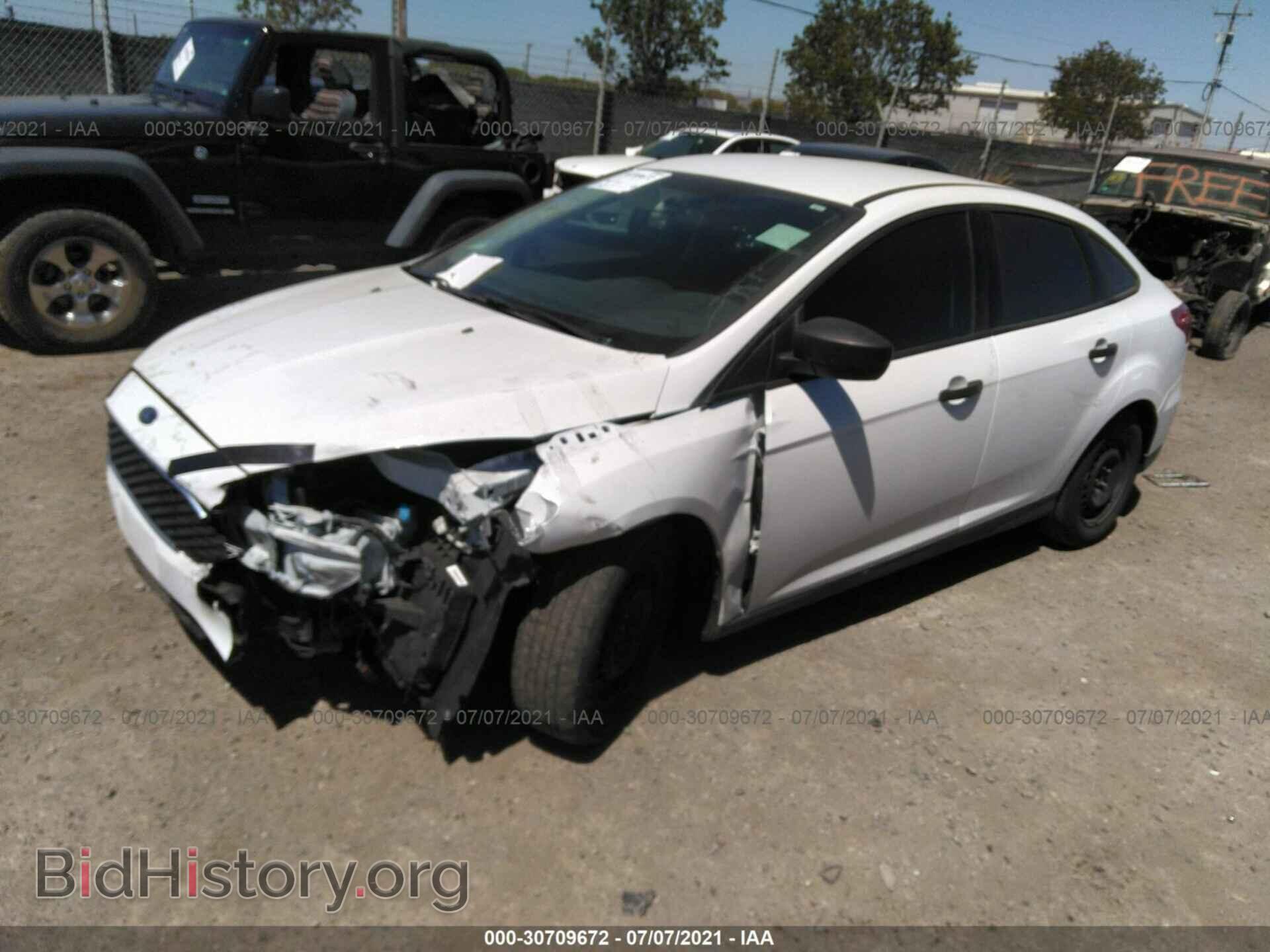 2018 FORD FOCUS - VIN: 1FADP3E29JL313661 - Фото 2