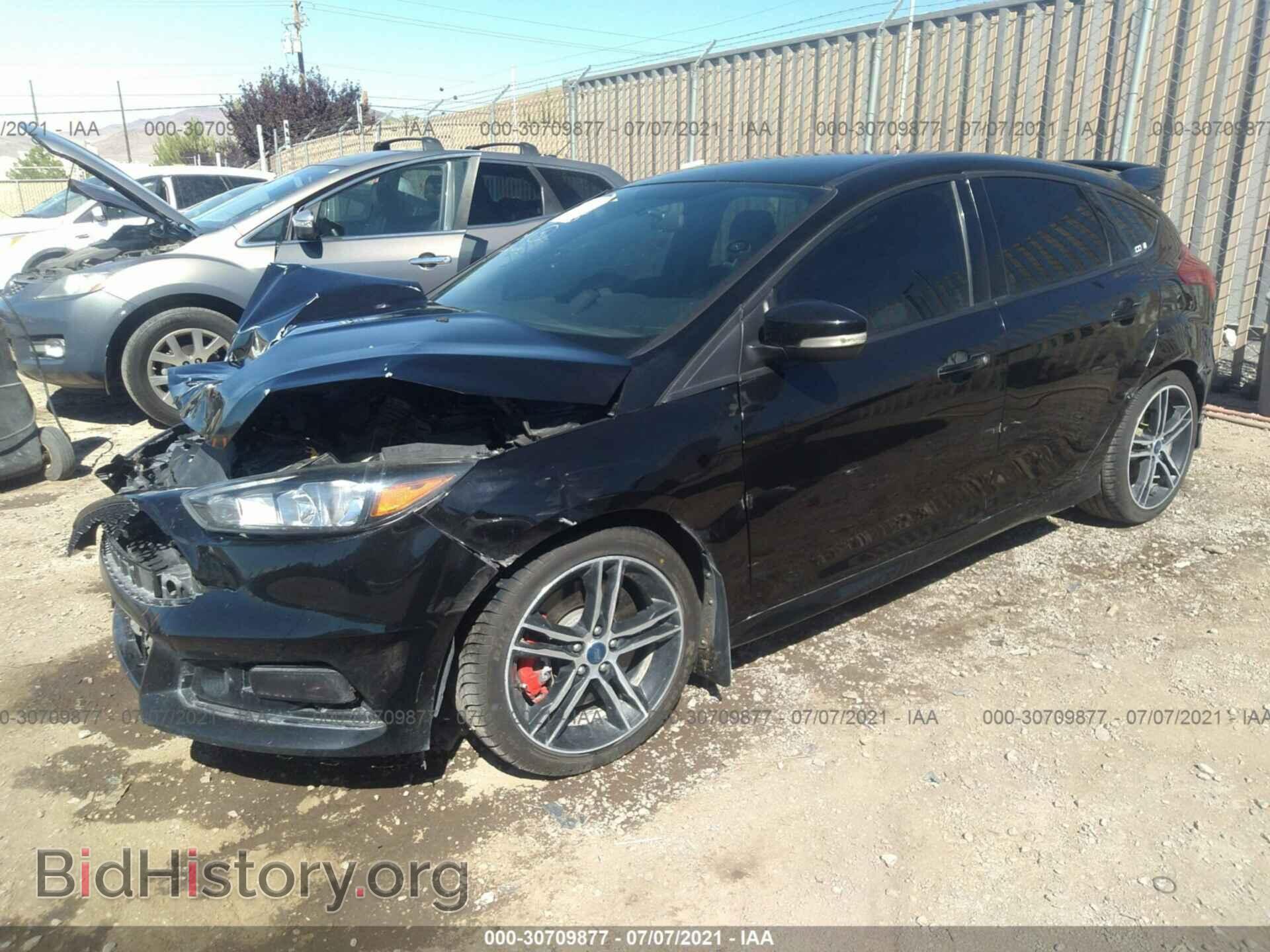 2017 FORD FOCUS - VIN: 1FADP3L94HL320656 - Photo 2