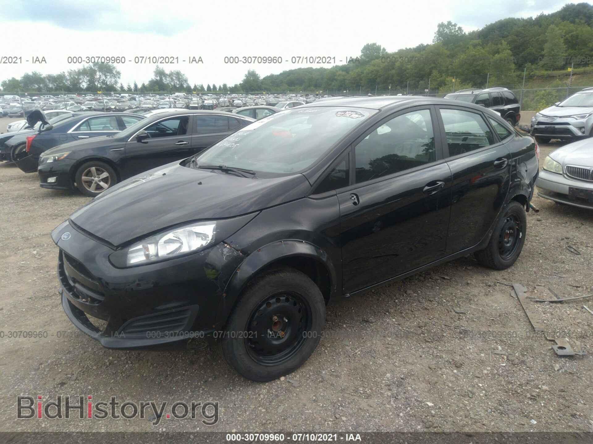 2016 FORD FIESTA - VIN: 3FADP4BE2GM111126 - Фото 2