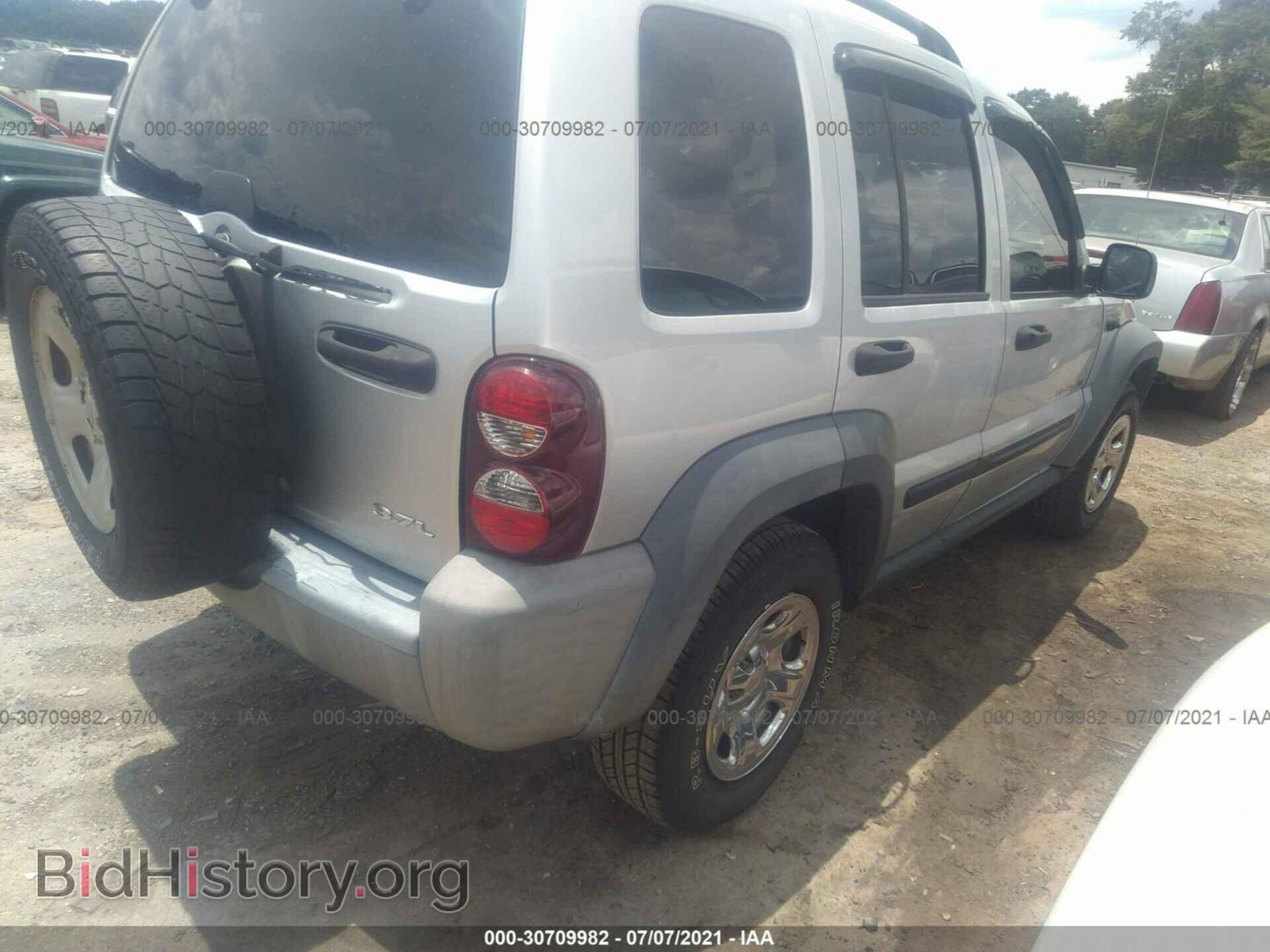 2006 JEEP LIBERTY - VIN: 1J4GL48K96W181571 - Фото 4