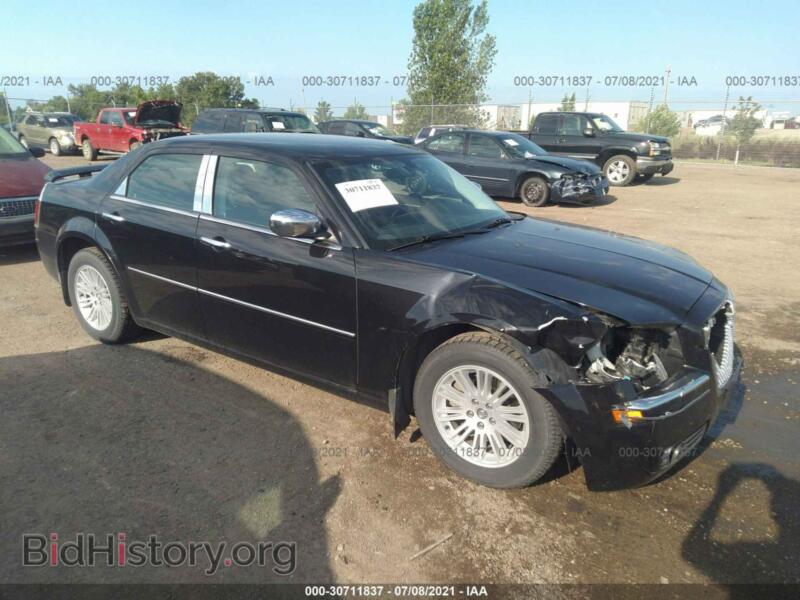 2010 Chrysler 300 Touring (VIN 2C3CA5CV3AH195818) — фото 1 из 11, IAAI, повреждение: передняя часть
