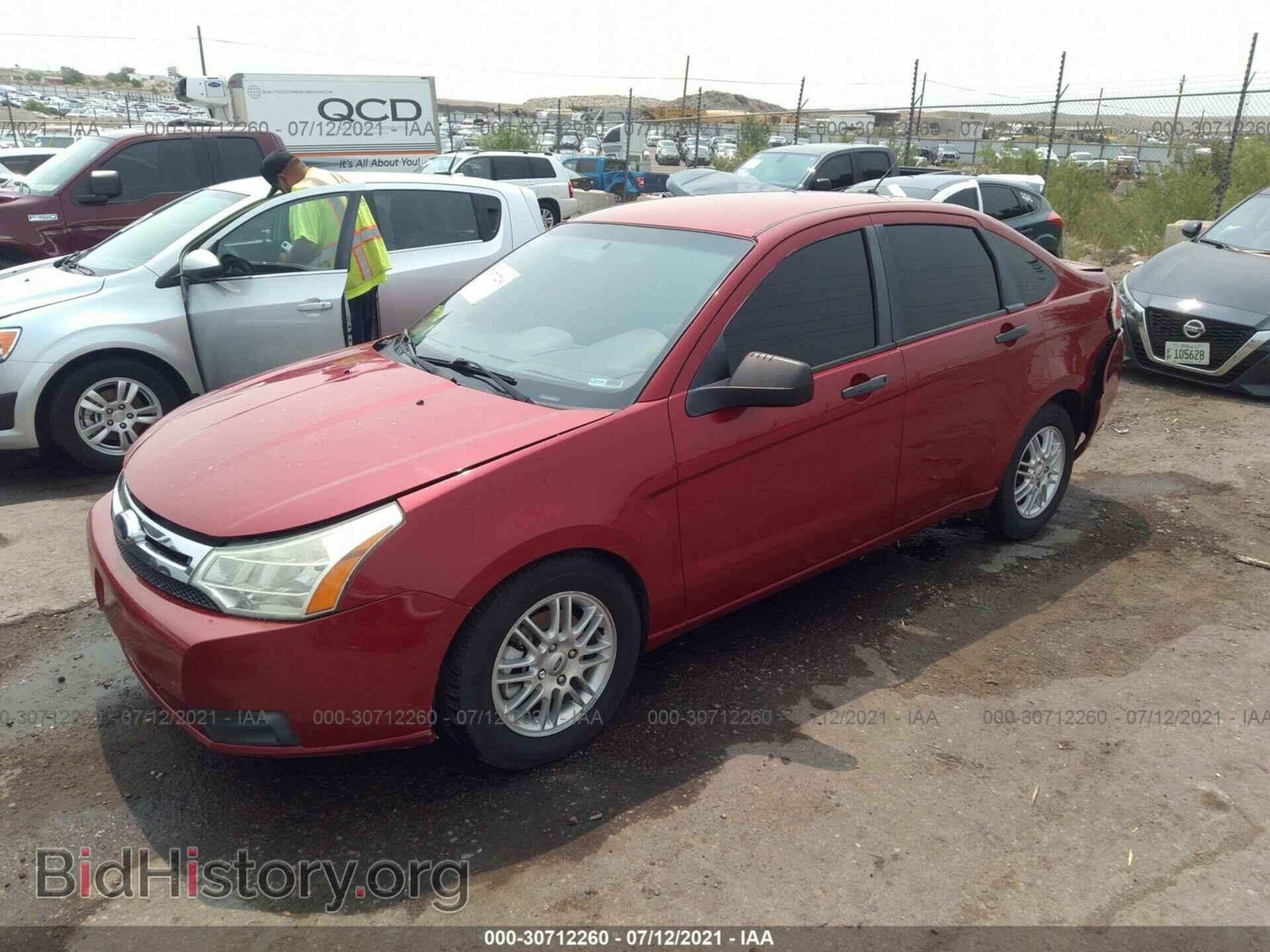 2009 FORD FOCUS - VIN: 1FAHP35N89W270467 - Фото 2