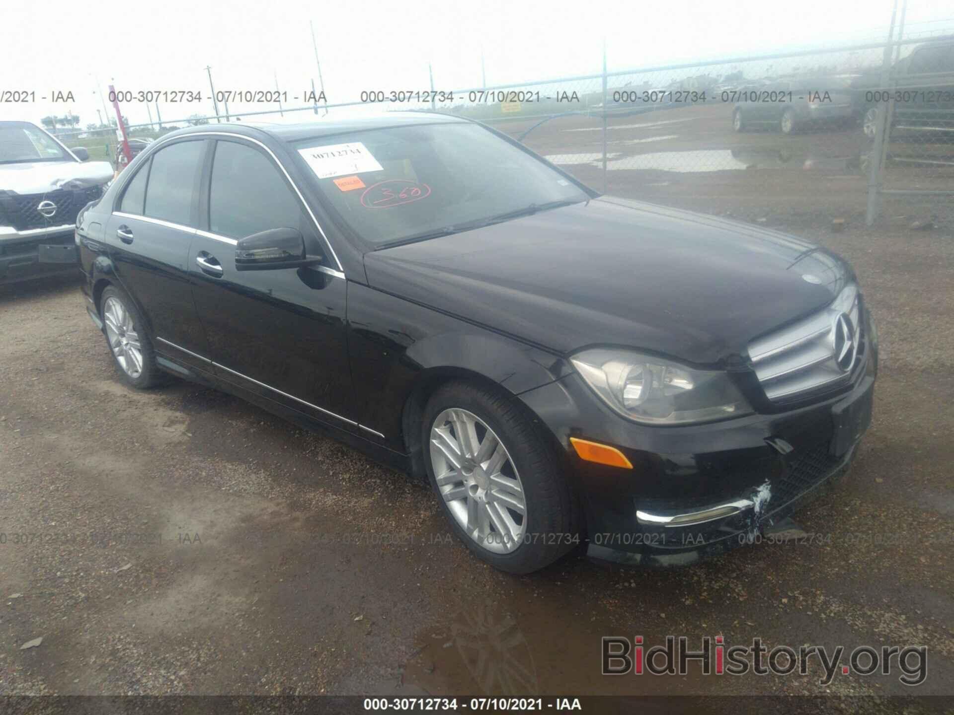 Photo WDDGF5HB6DR269465 - MERCEDES-BENZ C-CLASS 2013