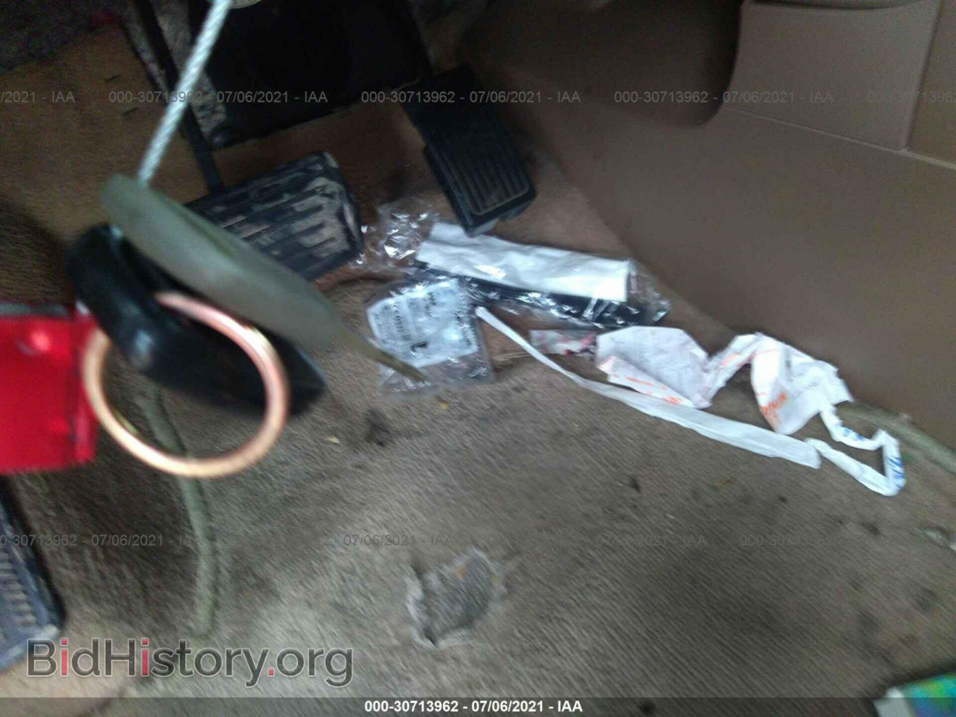 2008 HONDA PILOT - VIN: 5FNYF18228B002245 - Фото 11