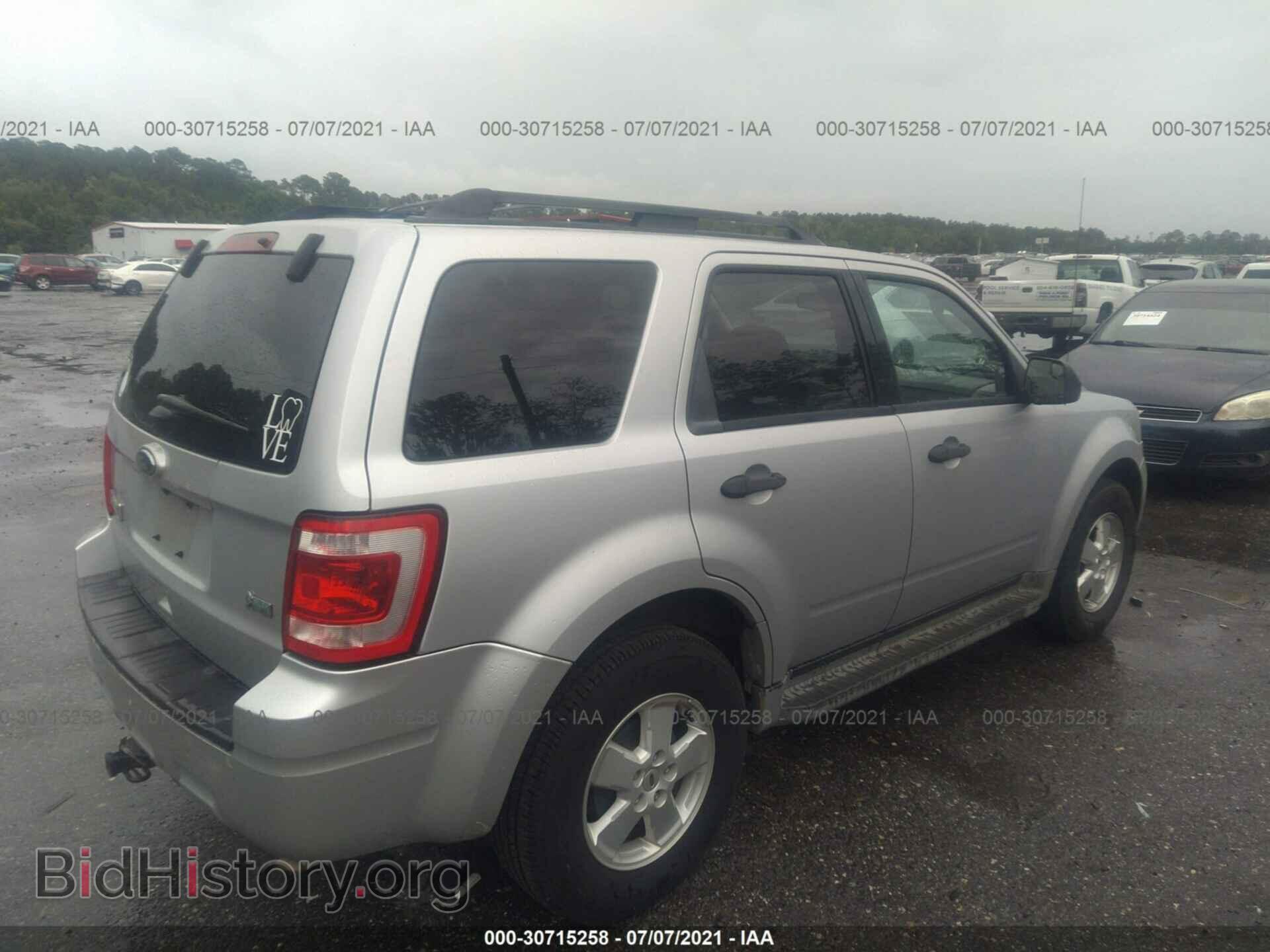 2011 FORD ESCAPE - VIN: 1FMCU0DG2BKB10026 - Фото 4
