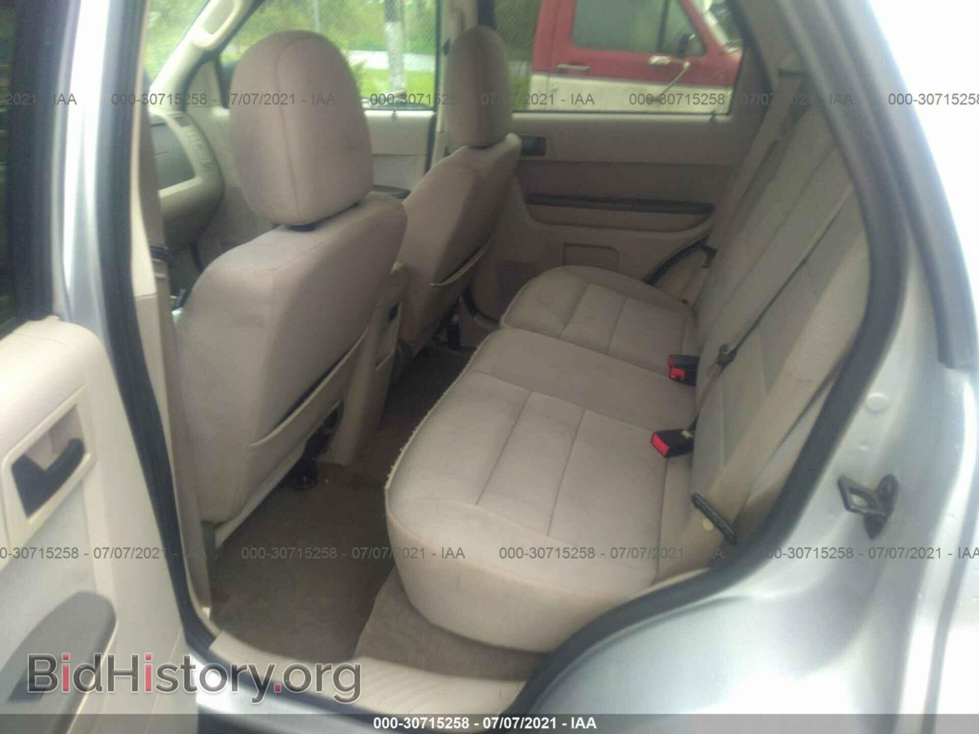 2011 FORD ESCAPE - VIN: 1FMCU0DG2BKB10026 - Фото 8