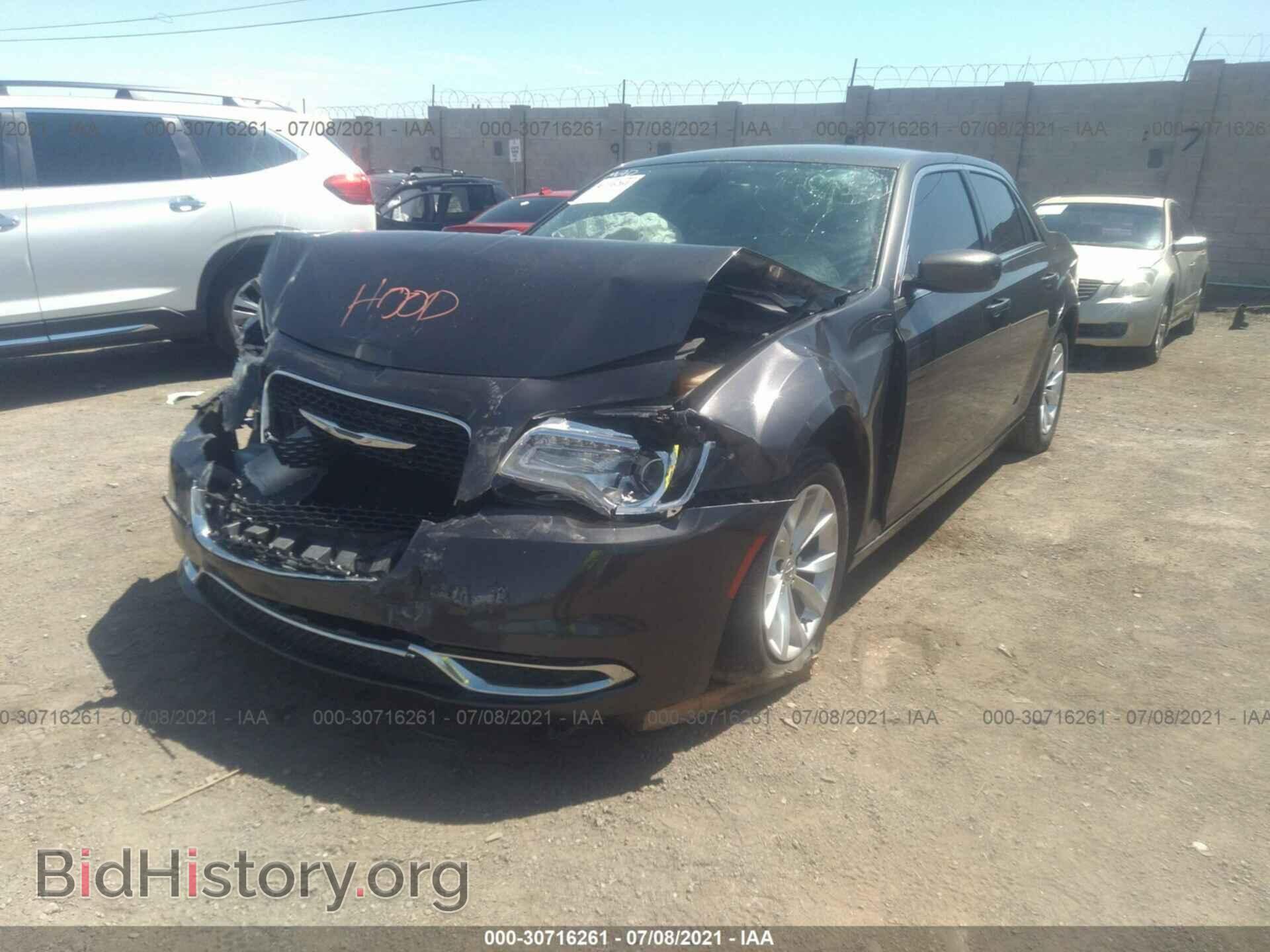 2015 CHRYSLER 300 - VIN: 2C3CCAAGXFH829267 - Фото 2