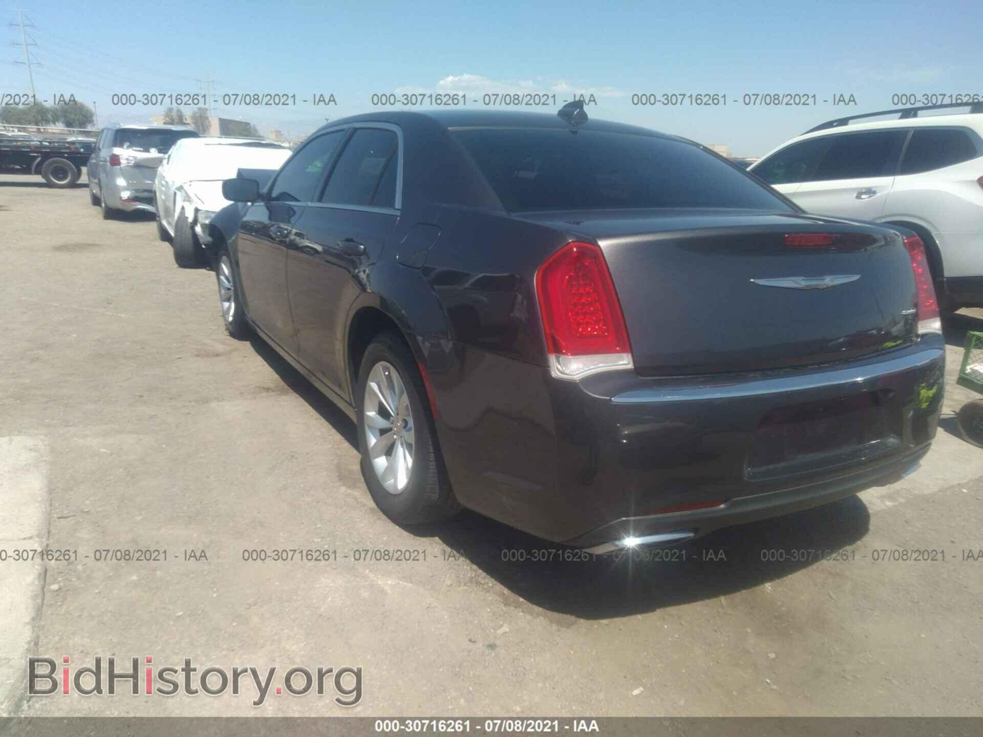 2015 CHRYSLER 300 - VIN: 2C3CCAAGXFH829267 - Фото 3