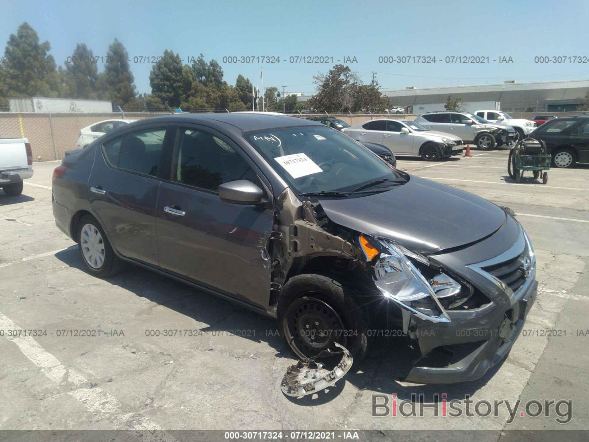 Photo 3N1CN7AP8HL854965 - NISSAN VERSA SEDAN 2017