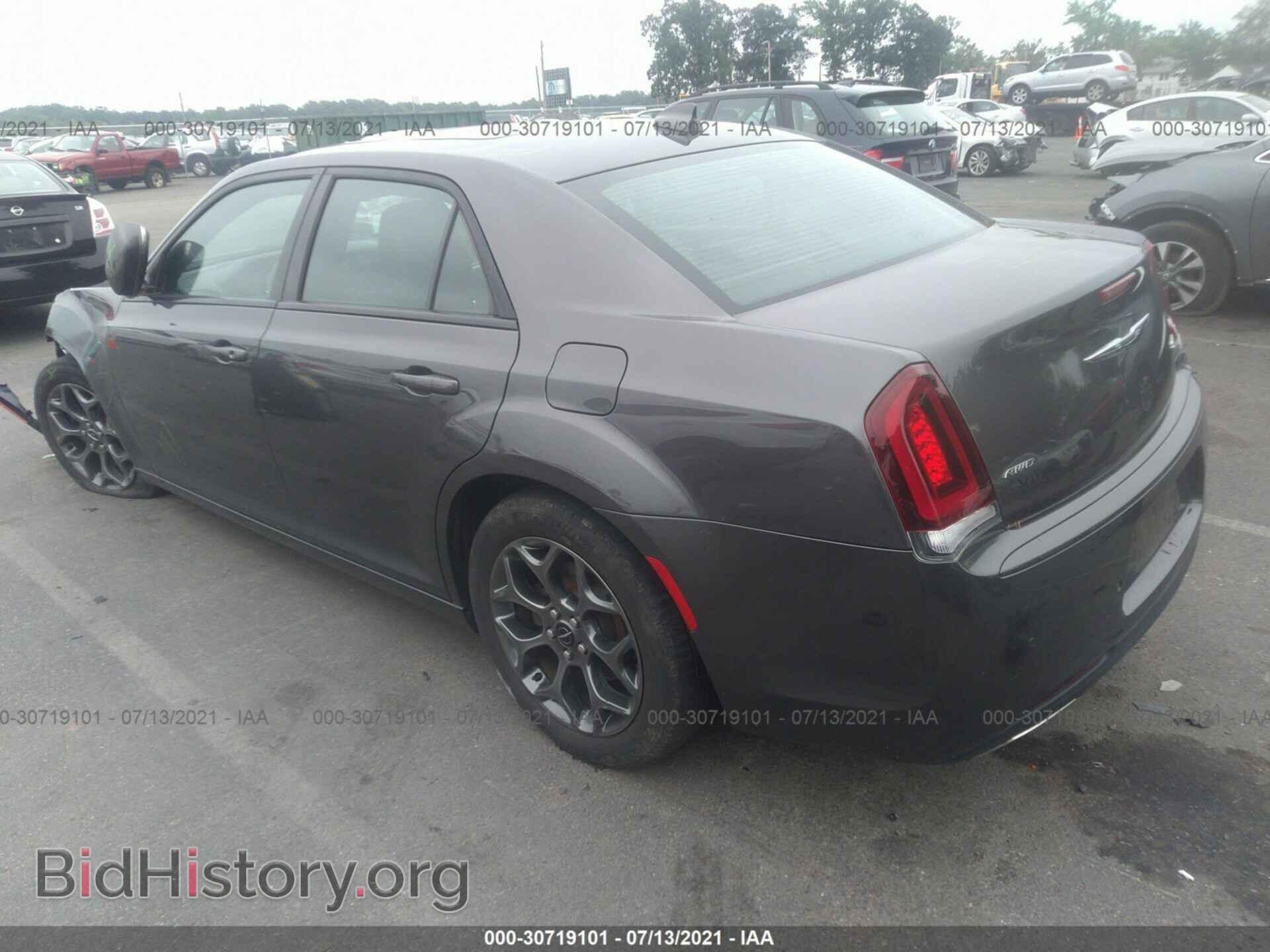 2018 CHRYSLER 300 - VIN: 2C3CCAGG3JH331069 - Фото 3