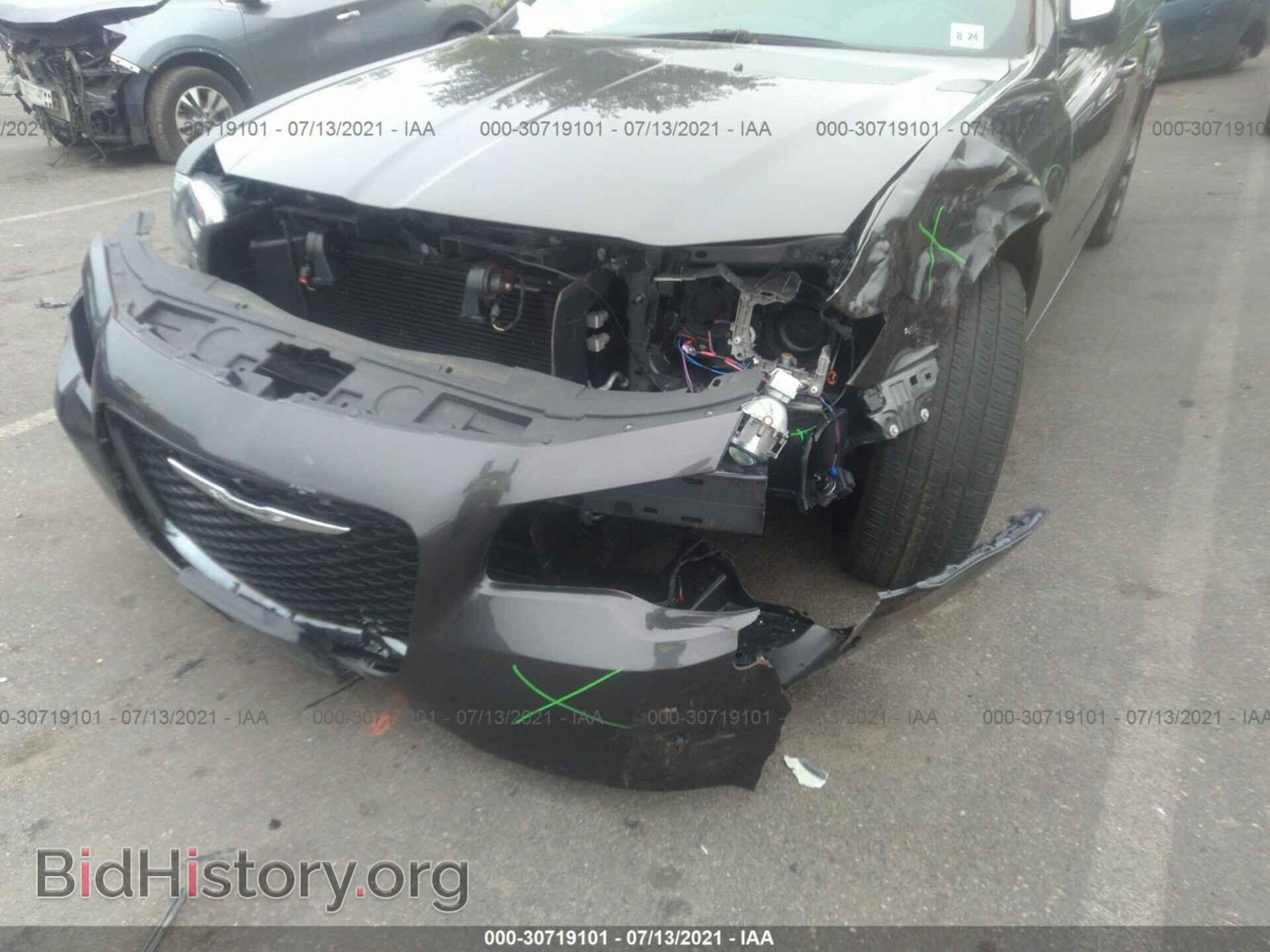 2018 CHRYSLER 300 - VIN: 2C3CCAGG3JH331069 - Фото 6