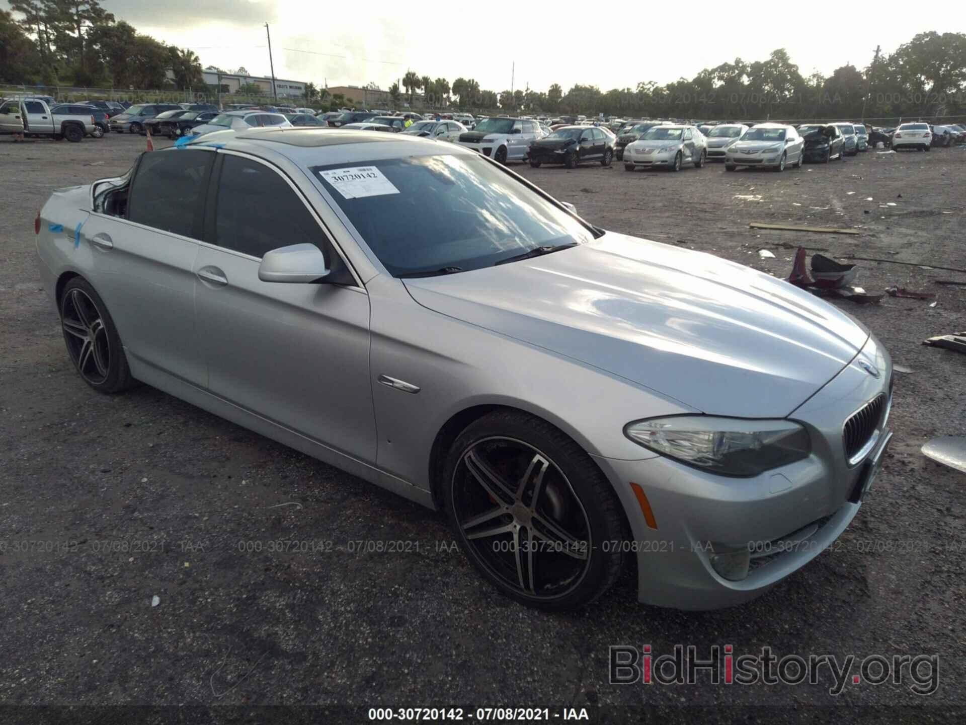 Photo WBAFR1C54BC743028 - BMW 5 SERIES 2011