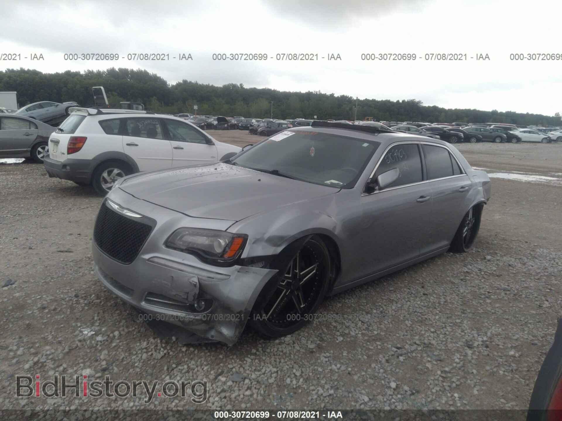 2013 CHRYSLER 300 - VIN: 2C3CCABT6DH710026 - Фото 2