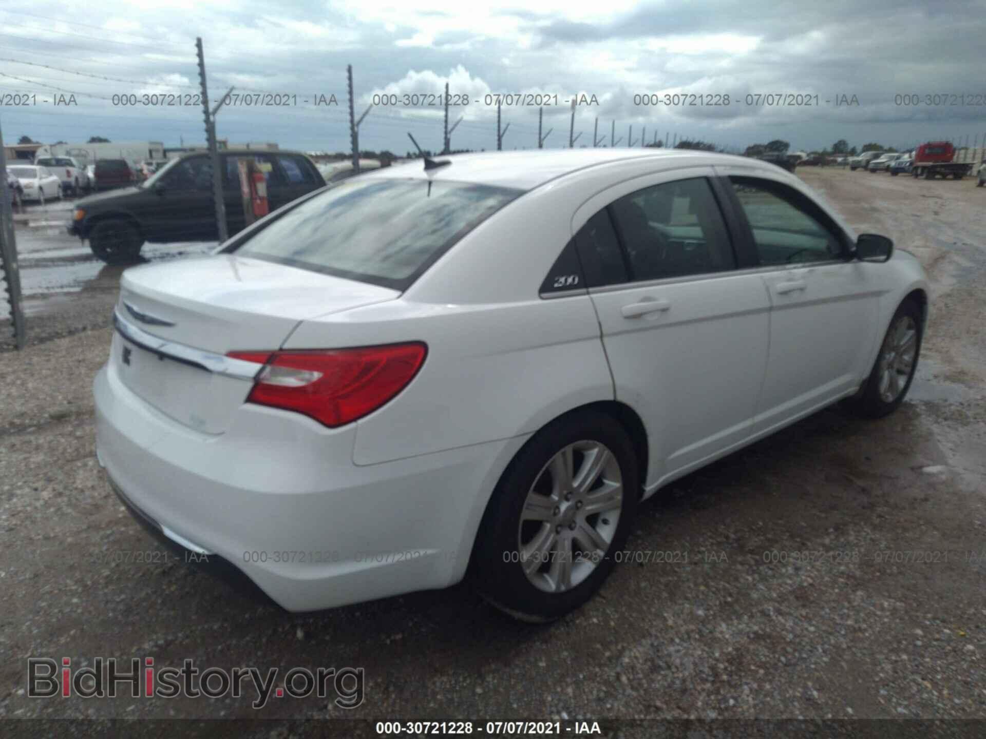 2013 CHRYSLER 200 - VIN: 1C3CCBBB2DN515481 - Фото 4