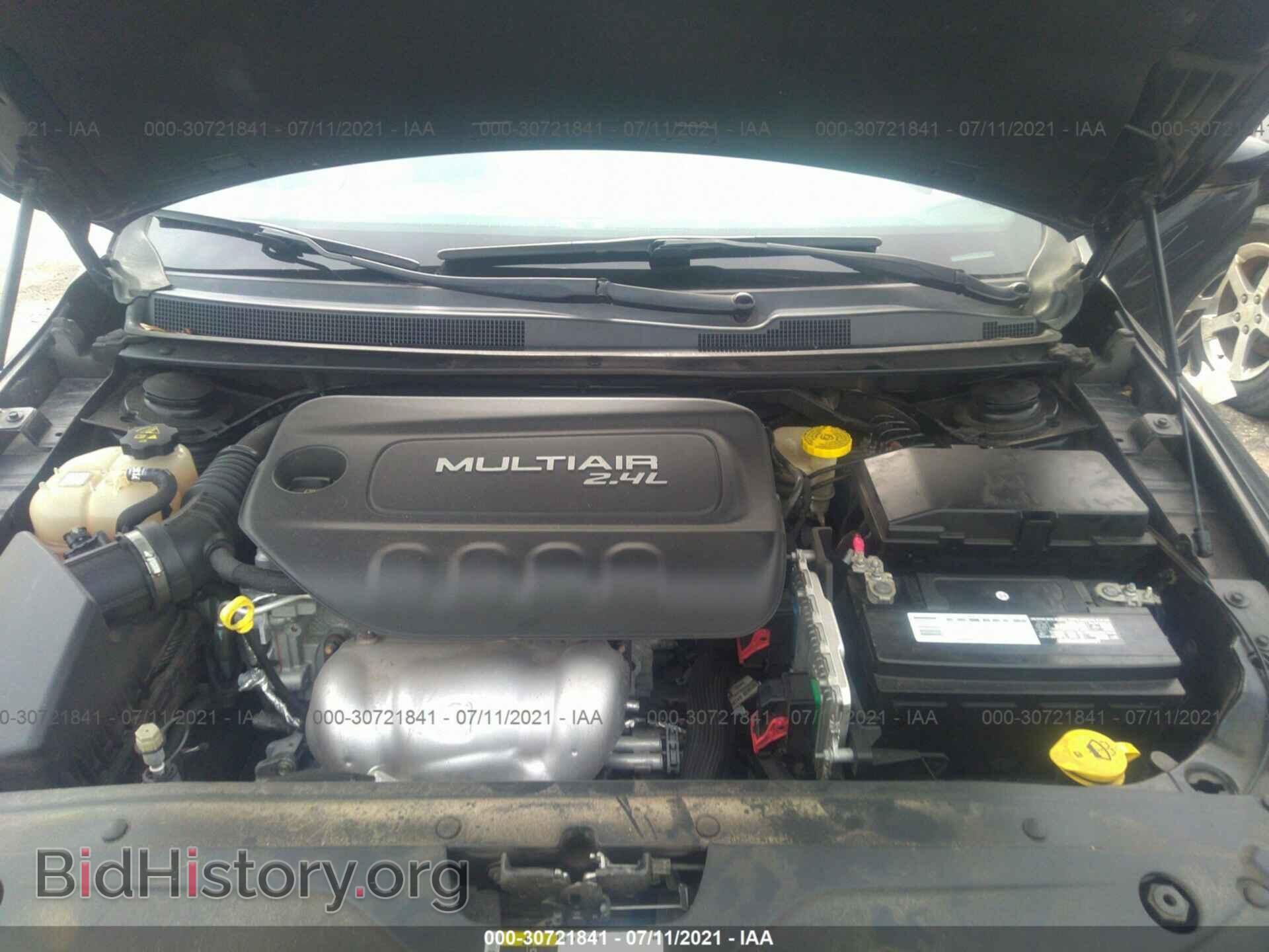 2016 CHRYSLER 200 - VIN: 1C3CCCBB7GN105222 - Фото 10