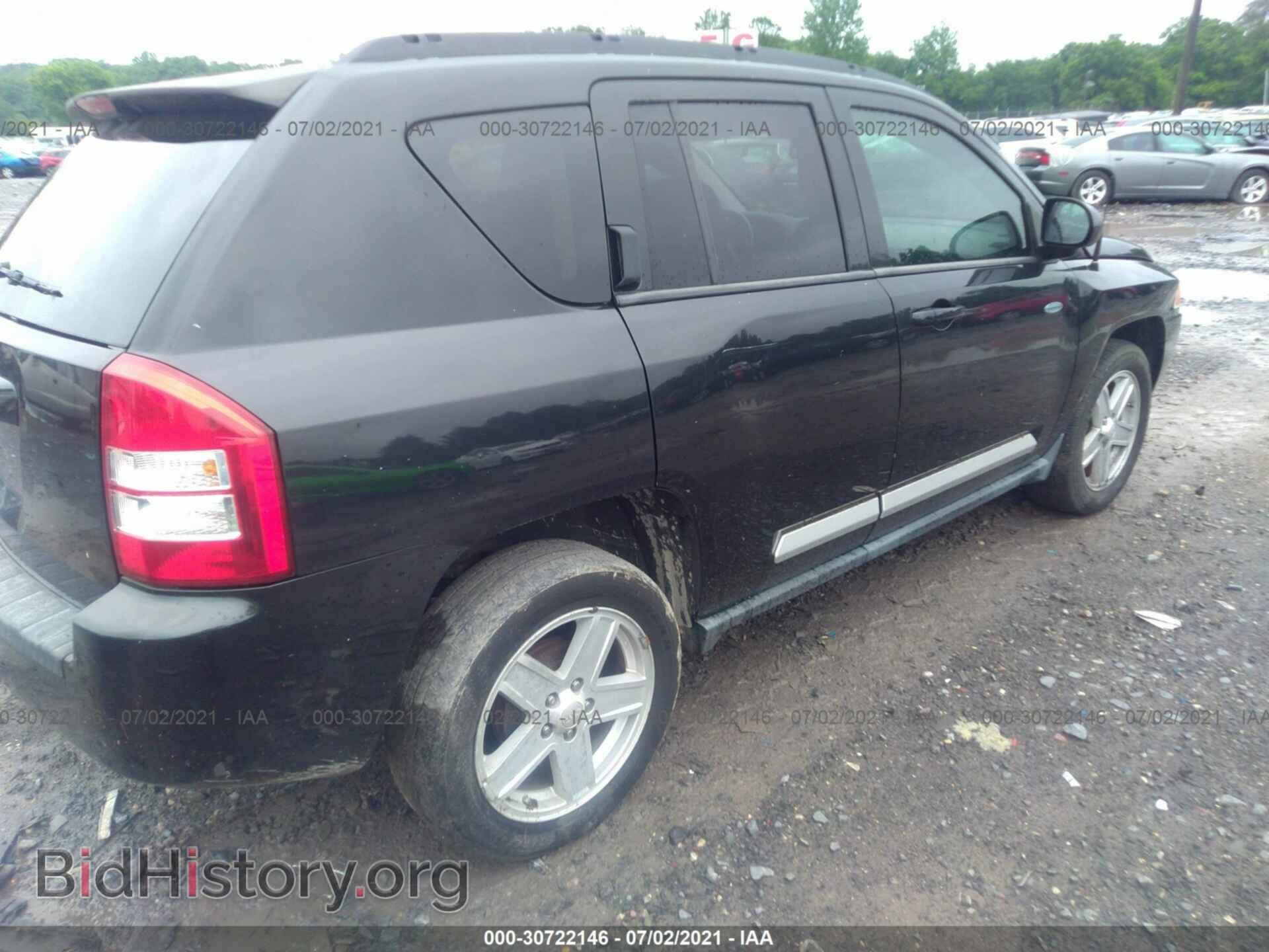 2010 JEEP COMPASS - VIN: 1J4NT1FA7AD617581 - Photo 4