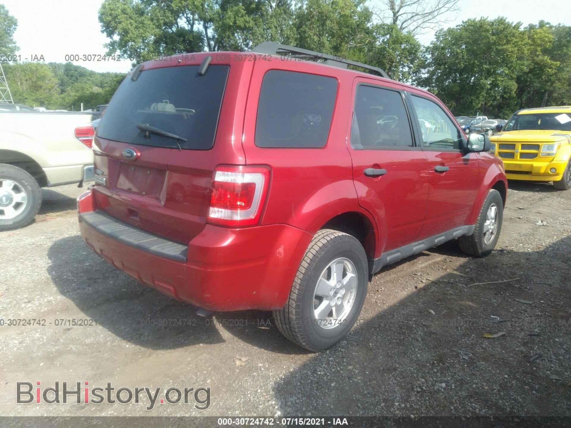 2011 FORD ESCAPE - VIN: 1FMCU0D75BKA06002 - Фото 4