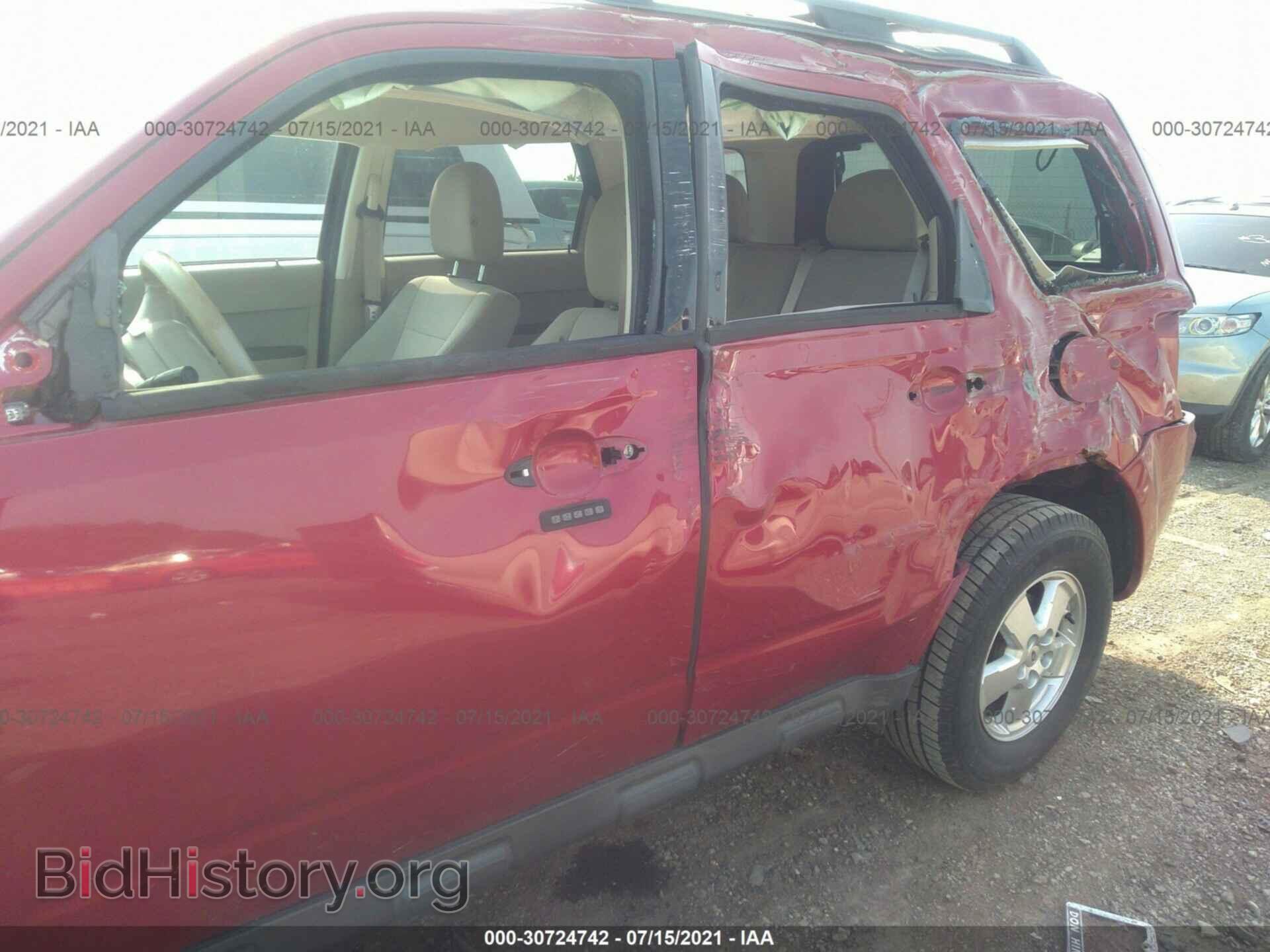 2011 FORD ESCAPE - VIN: 1FMCU0D75BKA06002 - Фото 6