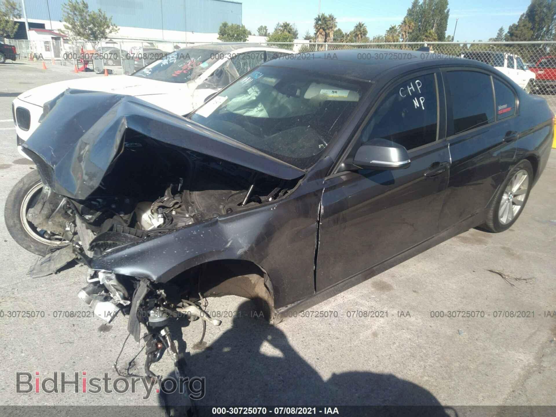 2016 BMW 3 SERIES - VIN: WBA8E1G55GNT35549 - Фото 2