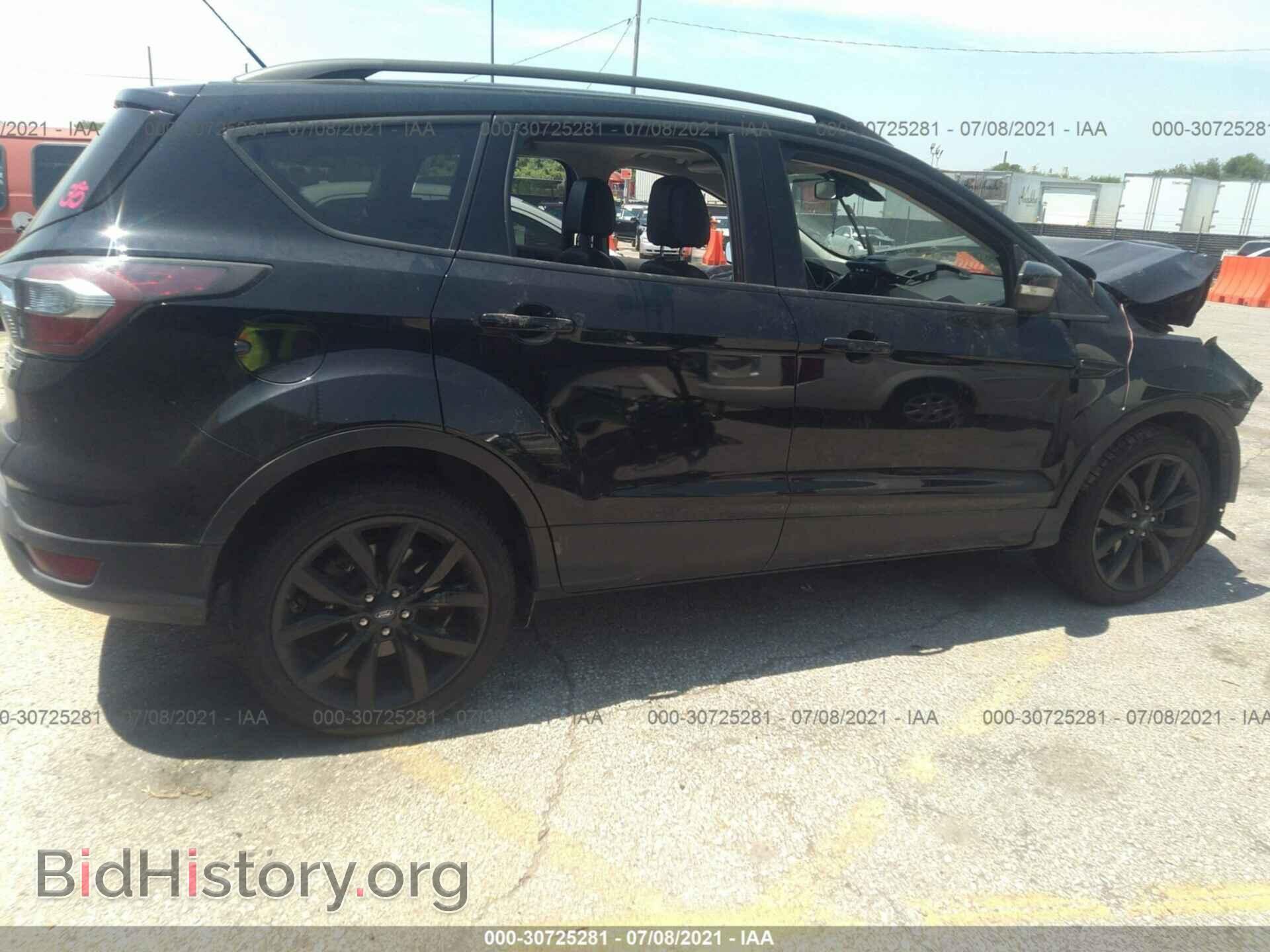 2017 FORD ESCAPE - VIN: 1FMCU0JD0HUB06080 - Photo 4