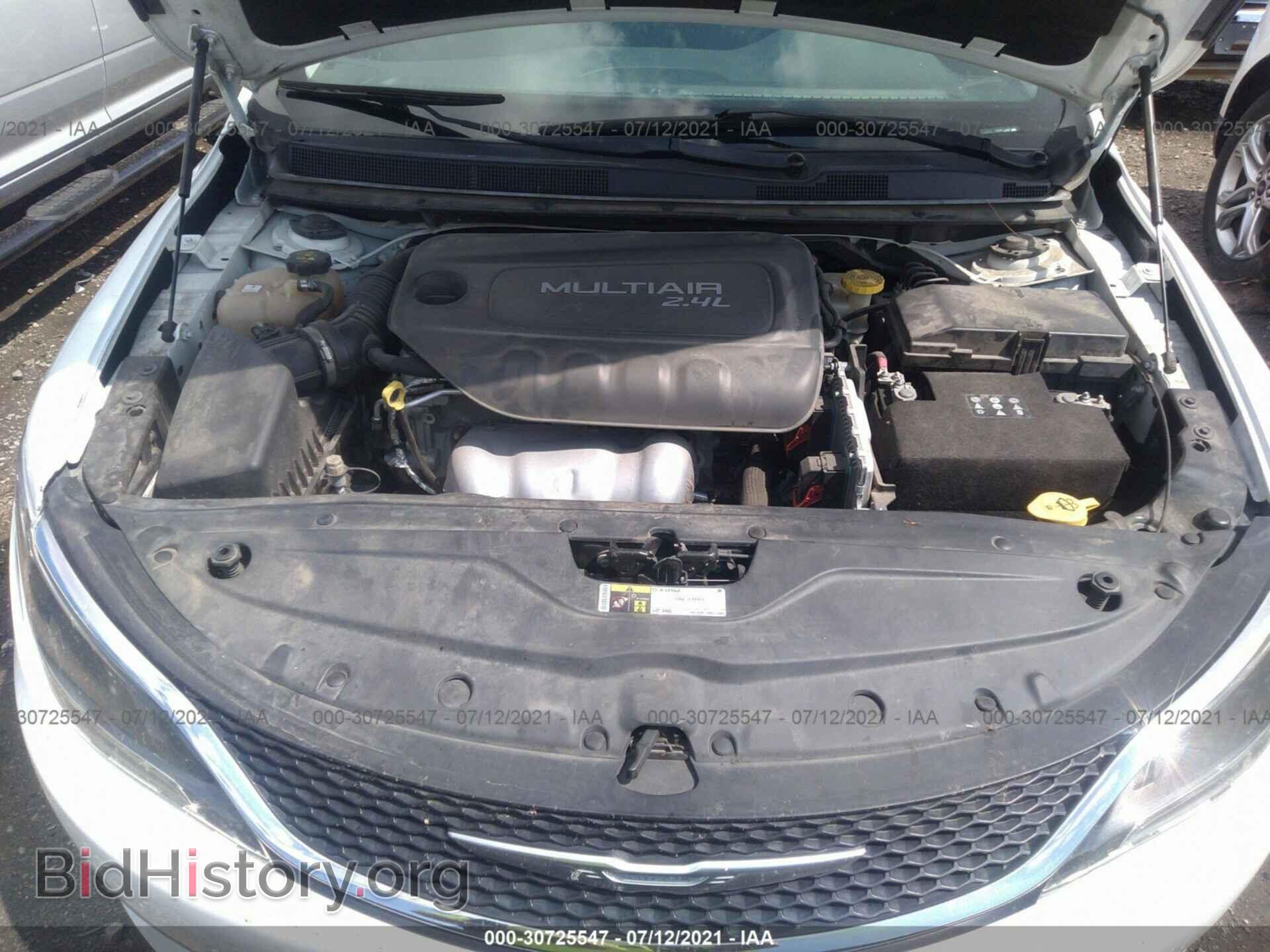 2015 CHRYSLER 200 - VIN: 1C3CCCAB6FN620955 - Фото 10
