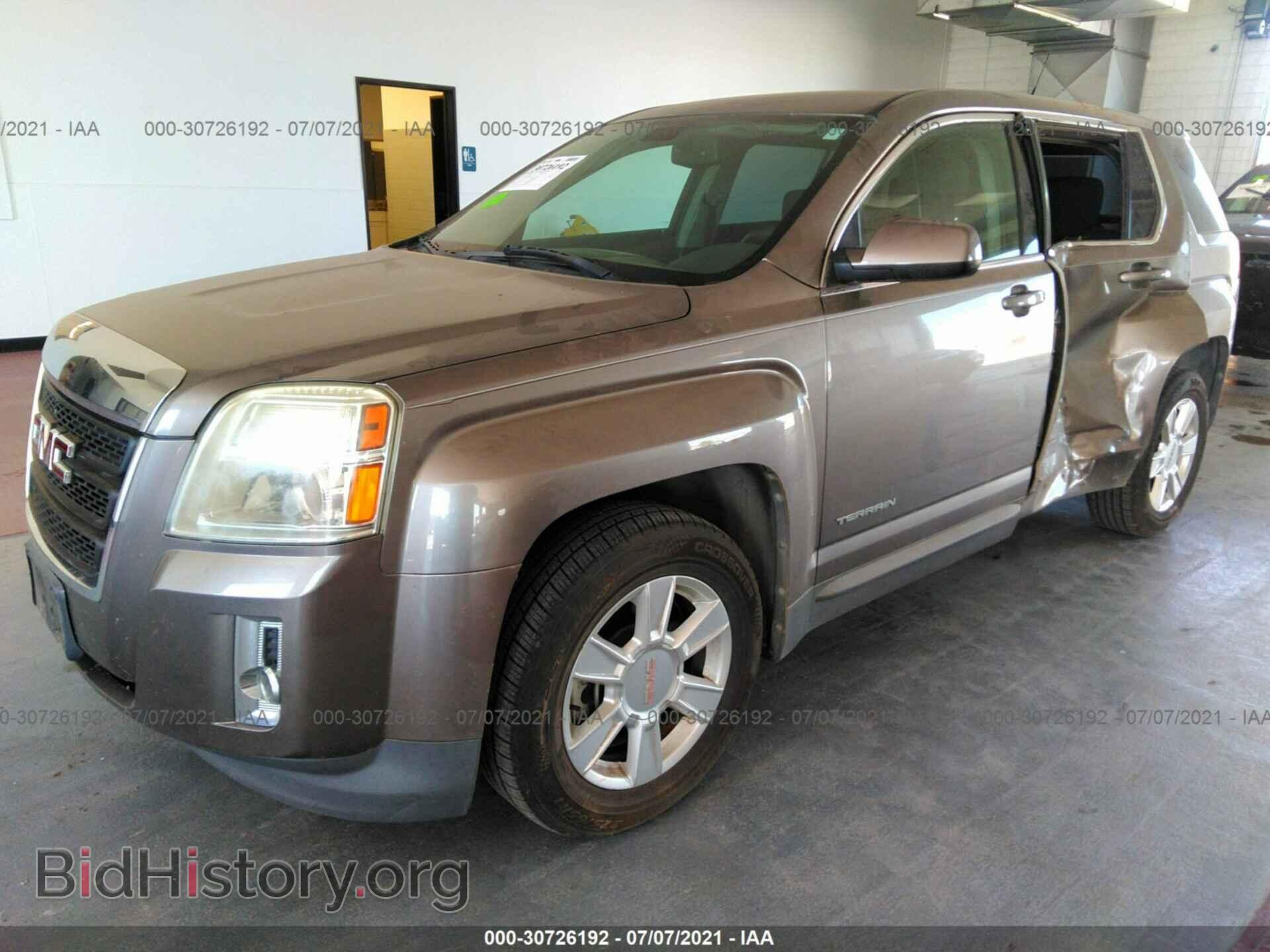 2010 GMC TERRAIN - VIN: 2CTFLCEW8A6408792 - Photo 2
