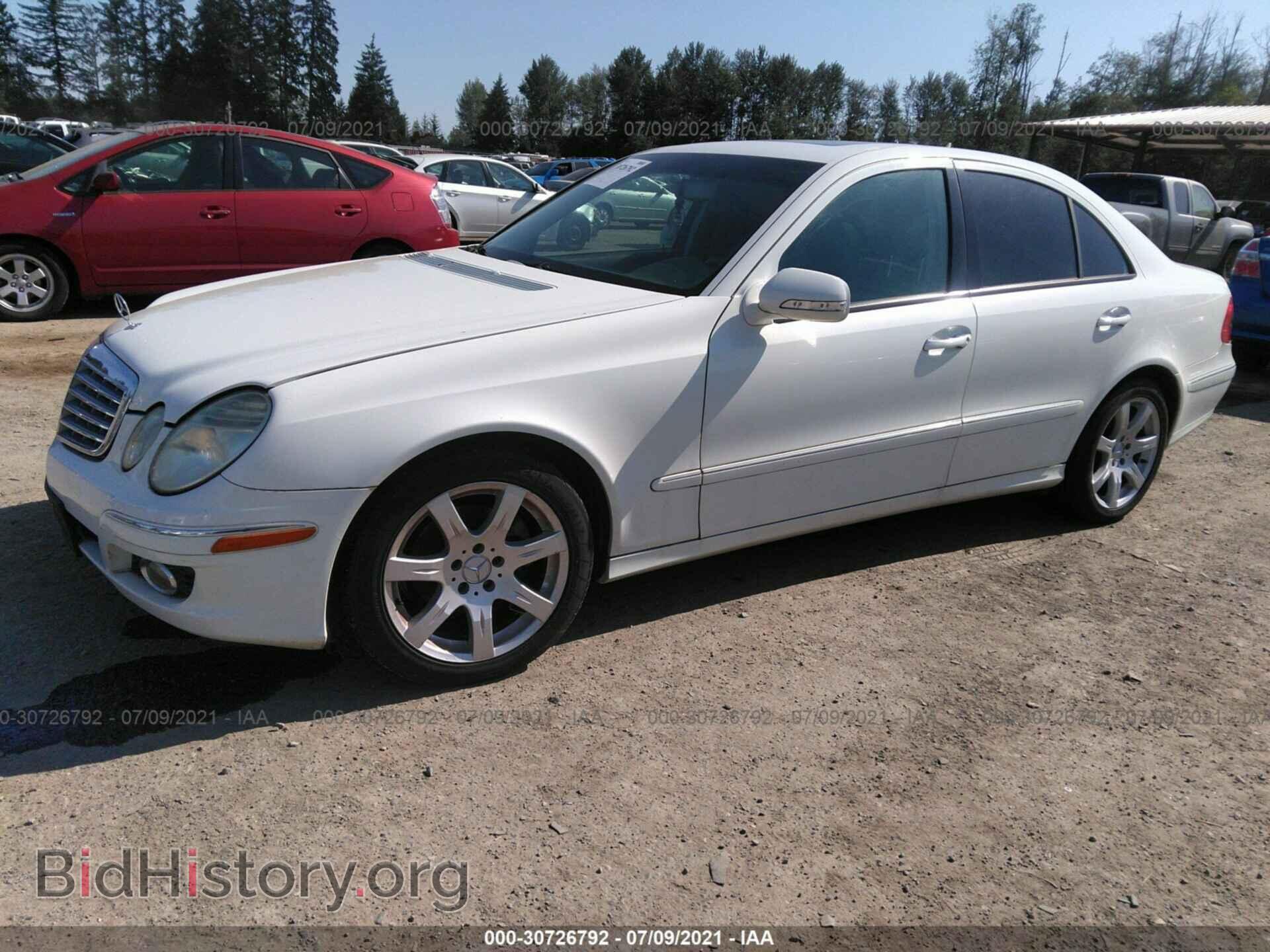 2007 MERCEDES-BENZ E-CLASS - VIN: WDBUF56X27B023388 - Фото 2