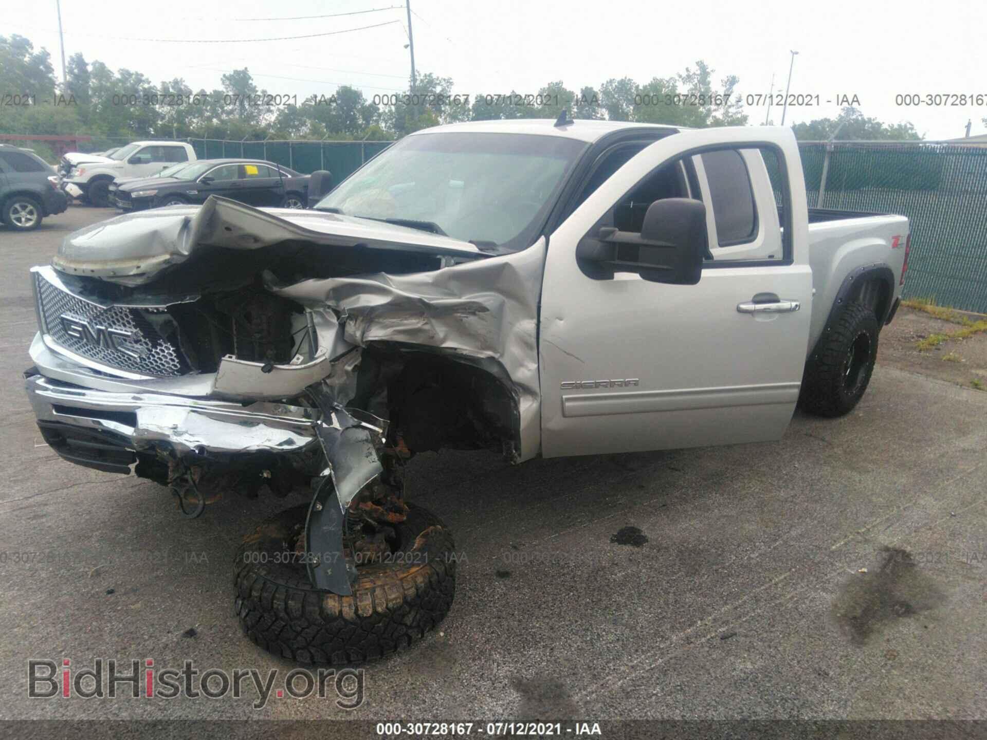 2011 GMC SIERRA 1500 - VIN: 1GTR2VE32BZ110662 - Фото 2