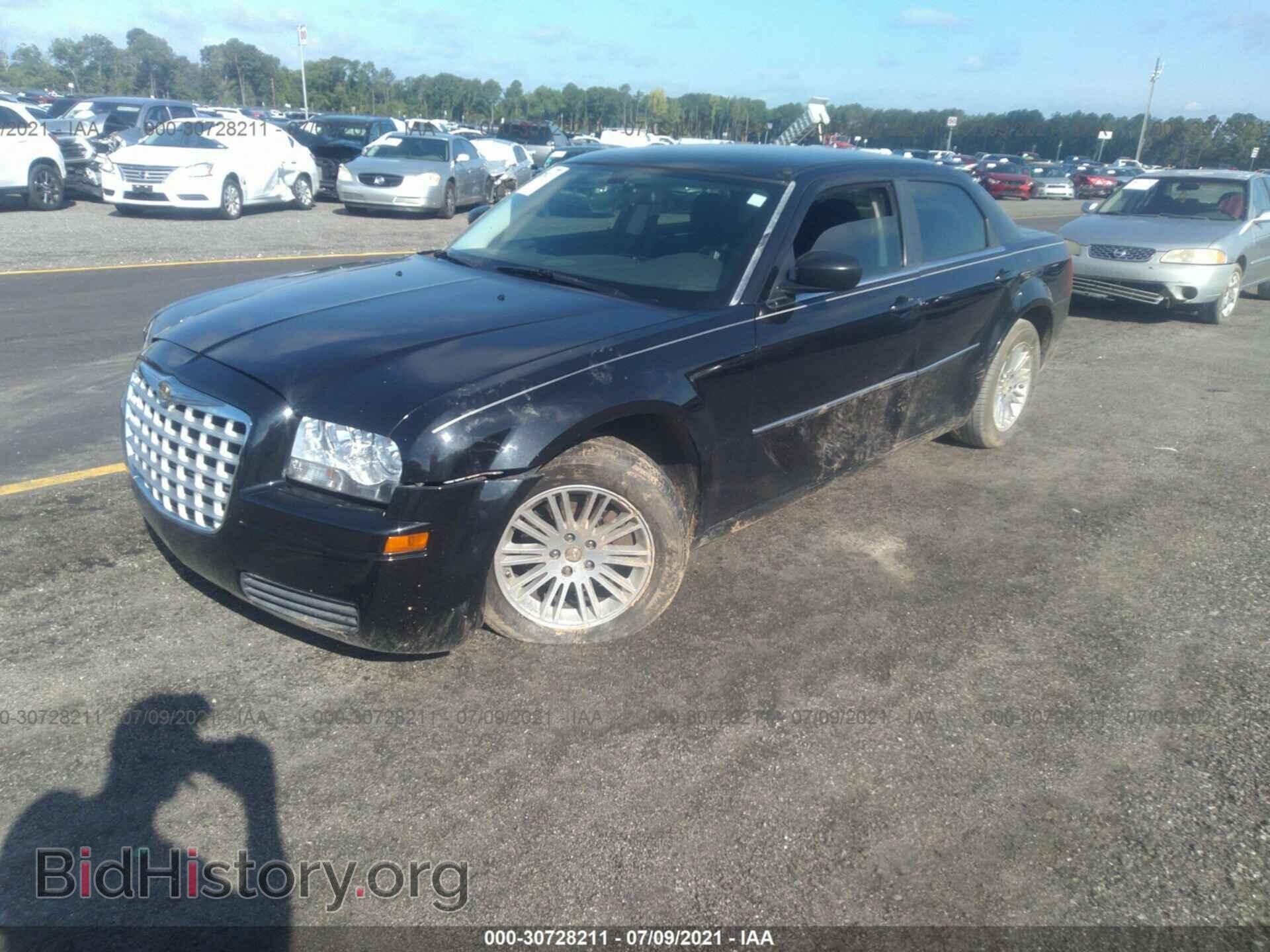 2009 CHRYSLER 300 - VIN: 2C3KA43D59H575431 - Фото 2