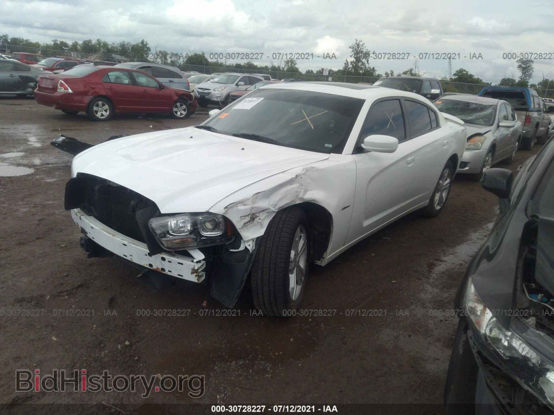 2011 DODGE CHARGER - VIN: 2B3CM5CT1BH572425 - Фото 2