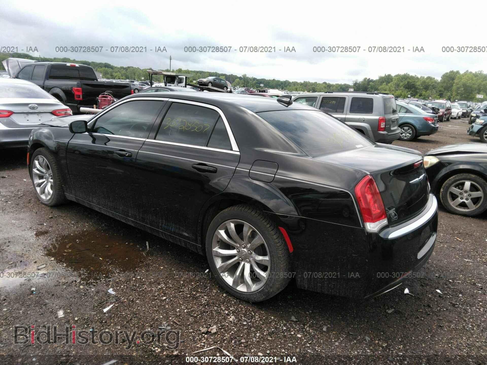 2019 CHRYSLER 300 - VIN: 2C3CCAAG9KH590188 - Фото 3