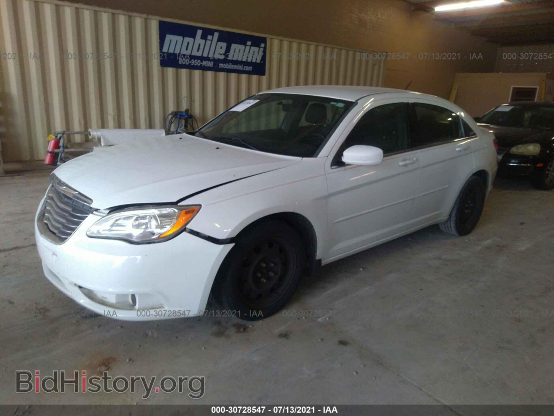 2012 CHRYSLER 200 - VIN: 1C3CCBAB0CN318034 - Фото 2