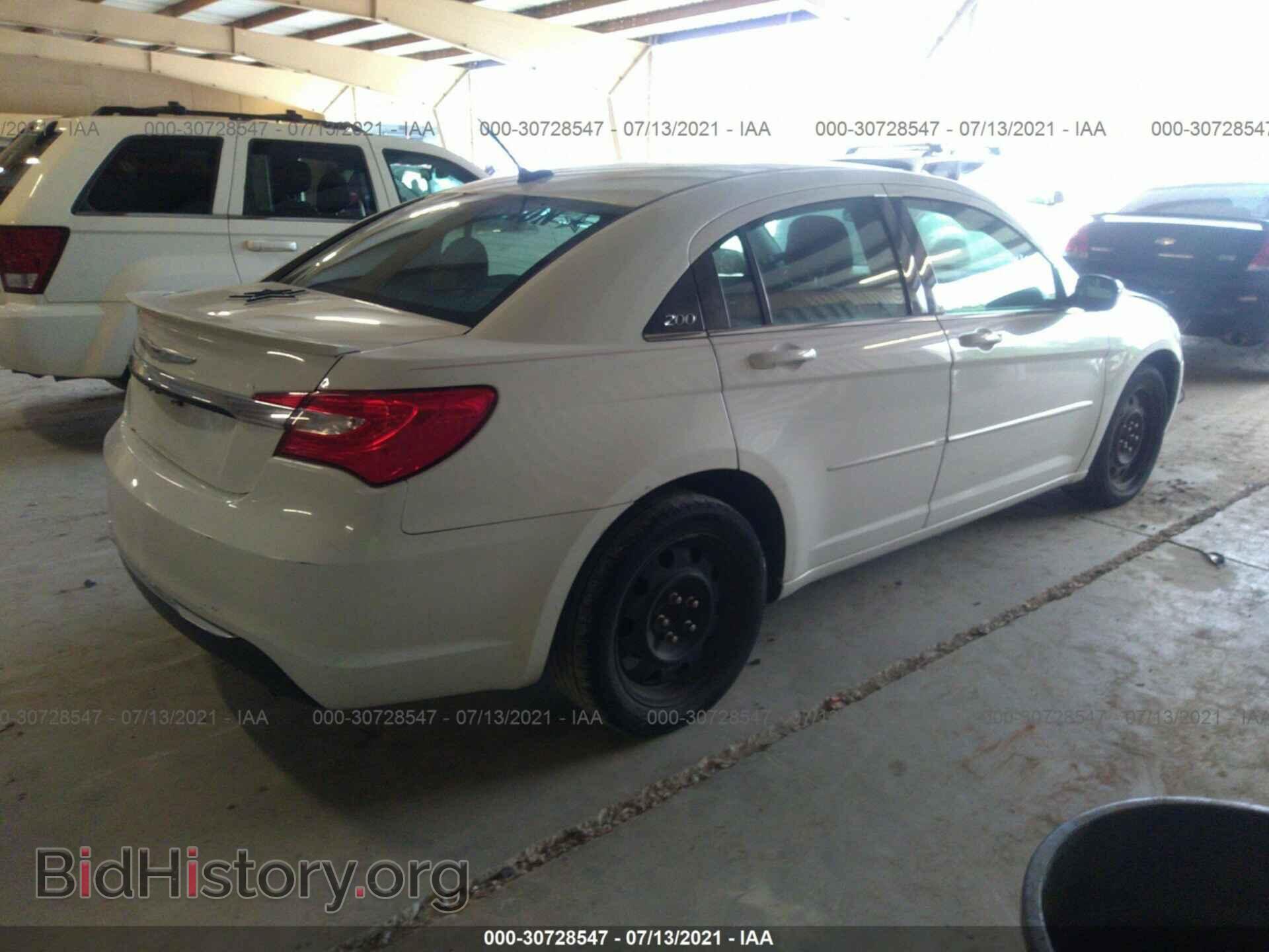 2012 CHRYSLER 200 - VIN: 1C3CCBAB0CN318034 - Фото 4