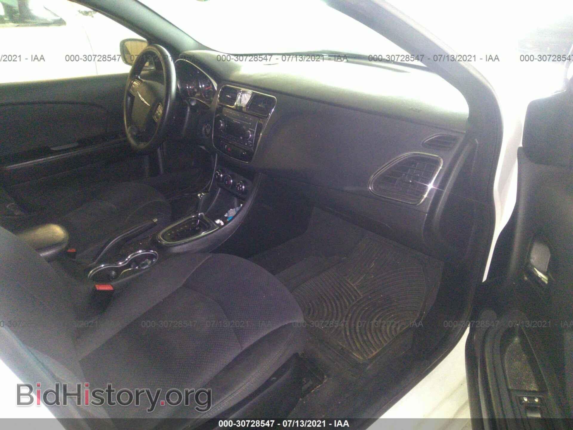 2012 CHRYSLER 200 - VIN: 1C3CCBAB0CN318034 - Фото 5