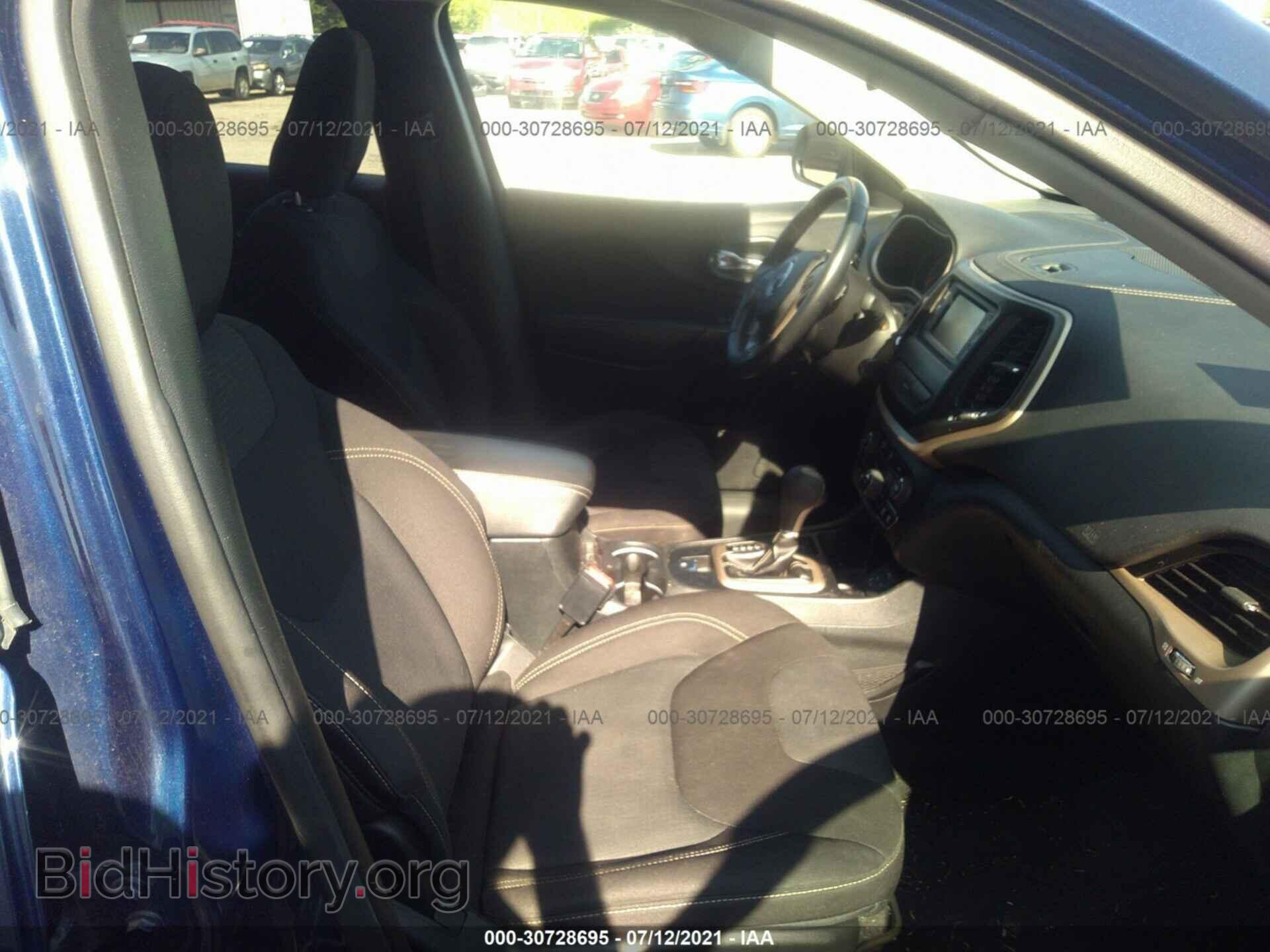 2016 JEEP CHEROKEE - VIN: 1C4PJLCB2GW206860 - Фото 5