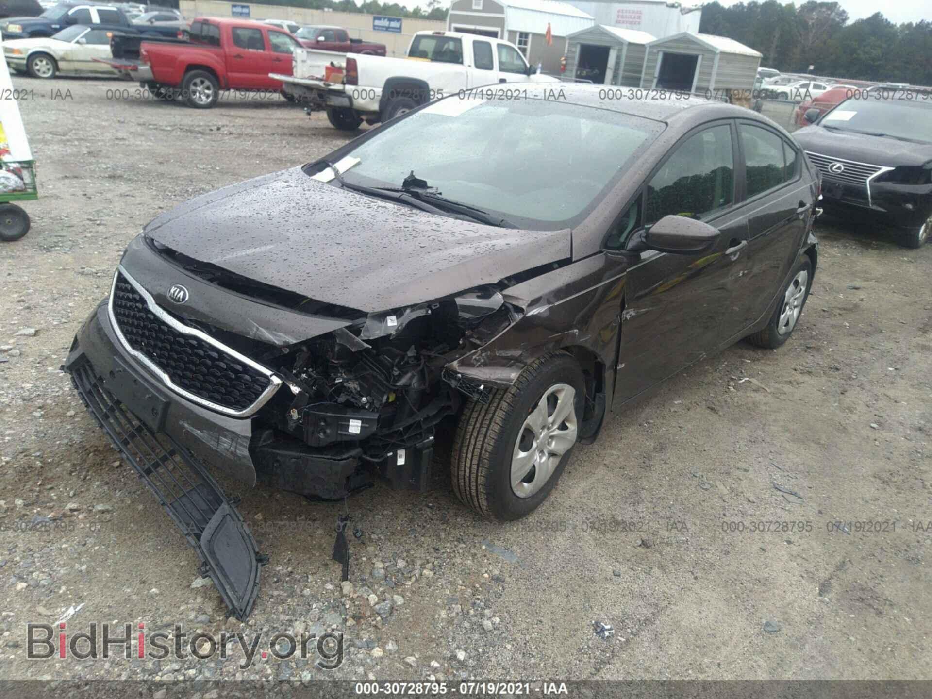 2017 KIA FORTE - VIN: 3KPFK4A76HE141990 - Photo 2