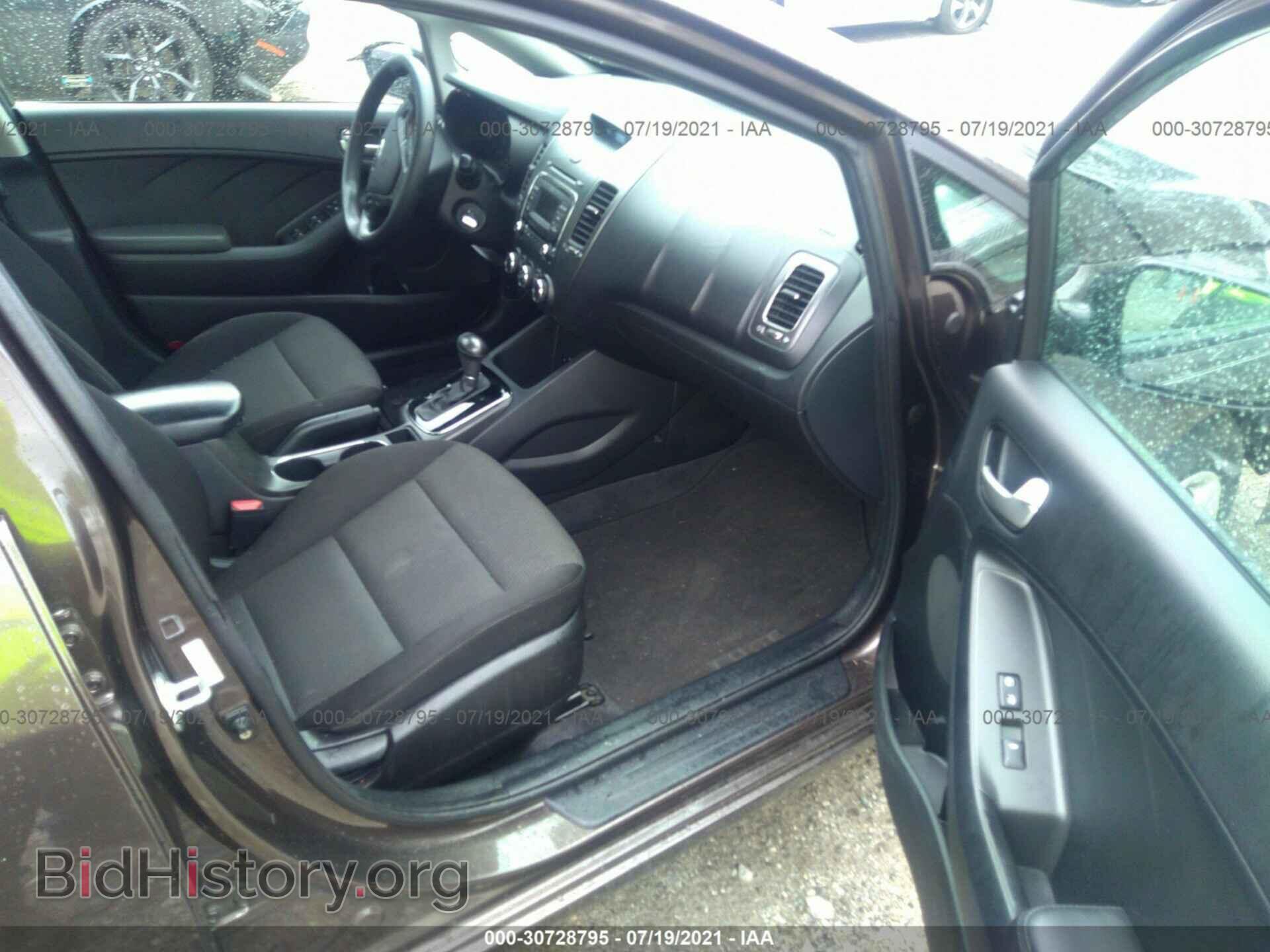 2017 KIA FORTE - VIN: 3KPFK4A76HE141990 - Photo 5