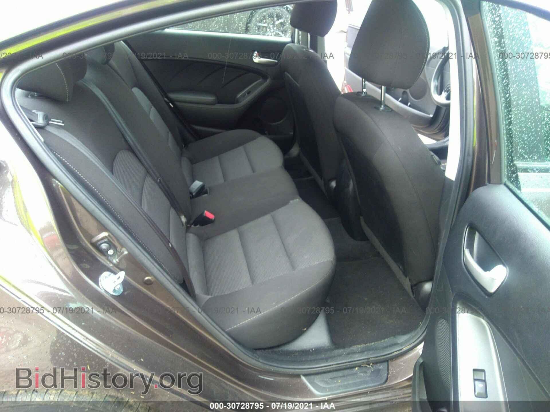 2017 KIA FORTE - VIN: 3KPFK4A76HE141990 - Photo 8