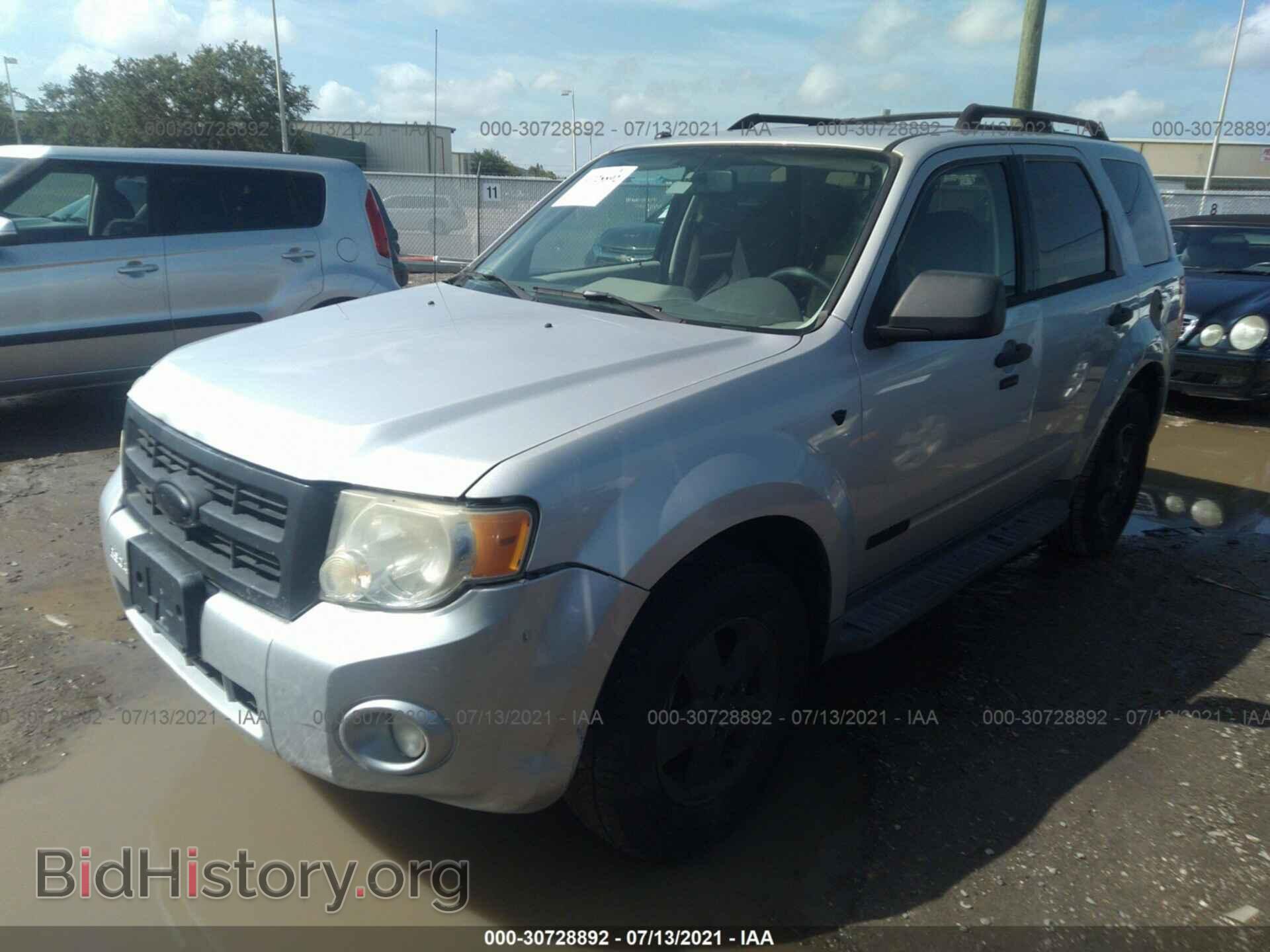 2008 FORD ESCAPE - VIN: 1FMCU93128KC82244 - Фото 2