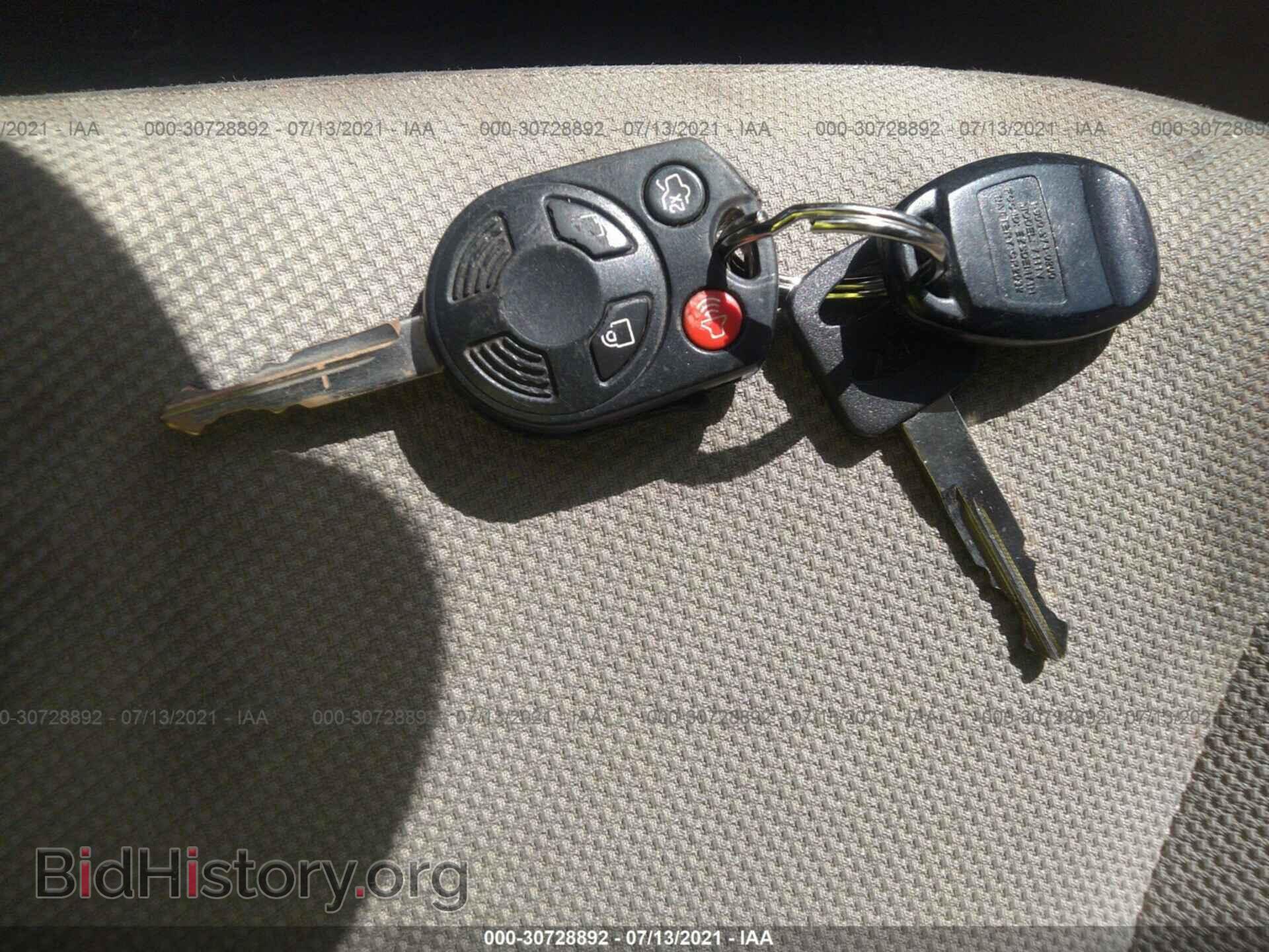 2008 FORD ESCAPE - VIN: 1FMCU93128KC82244 - Фото 11