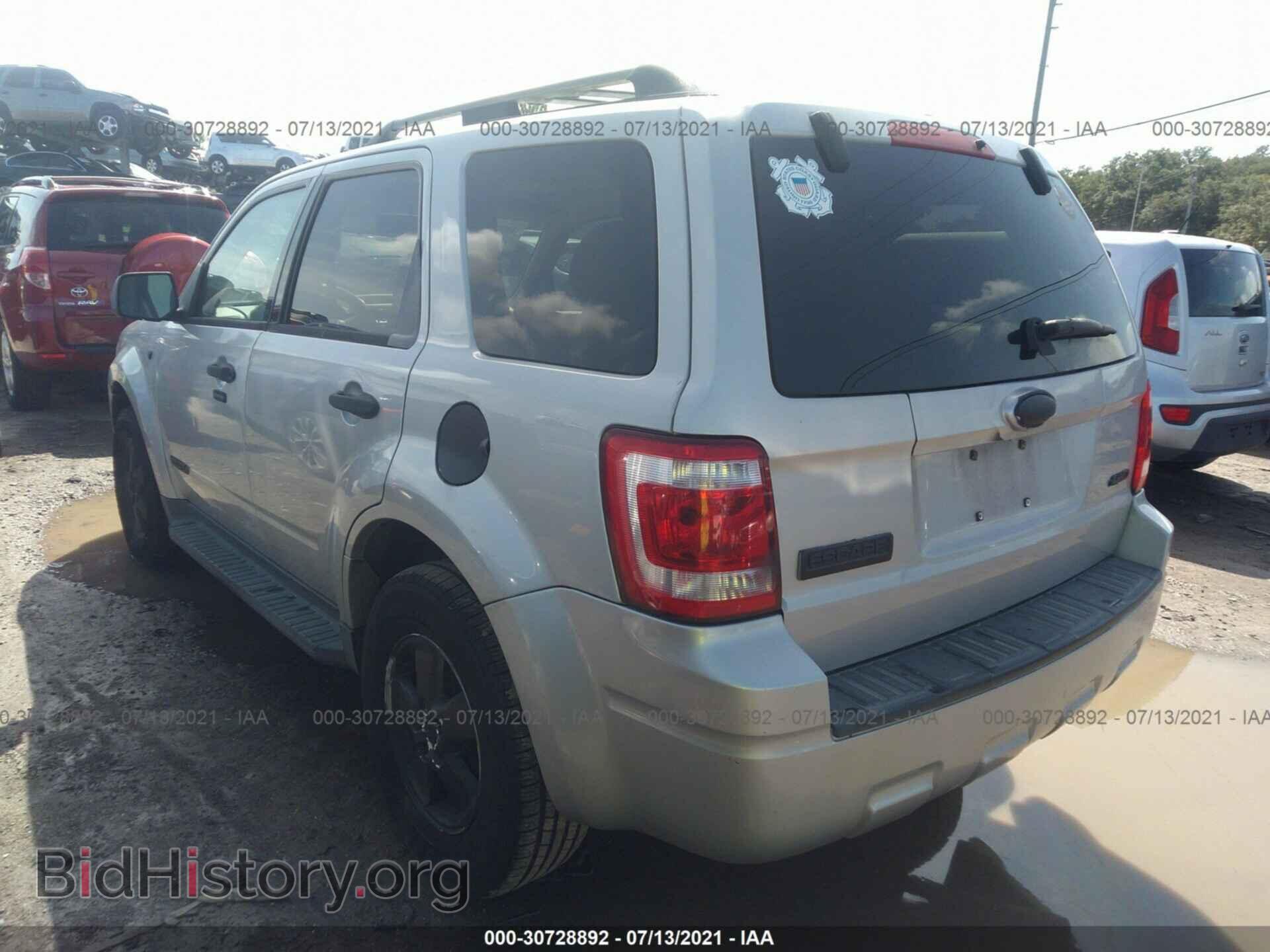 2008 FORD ESCAPE - VIN: 1FMCU93128KC82244 - Фото 3