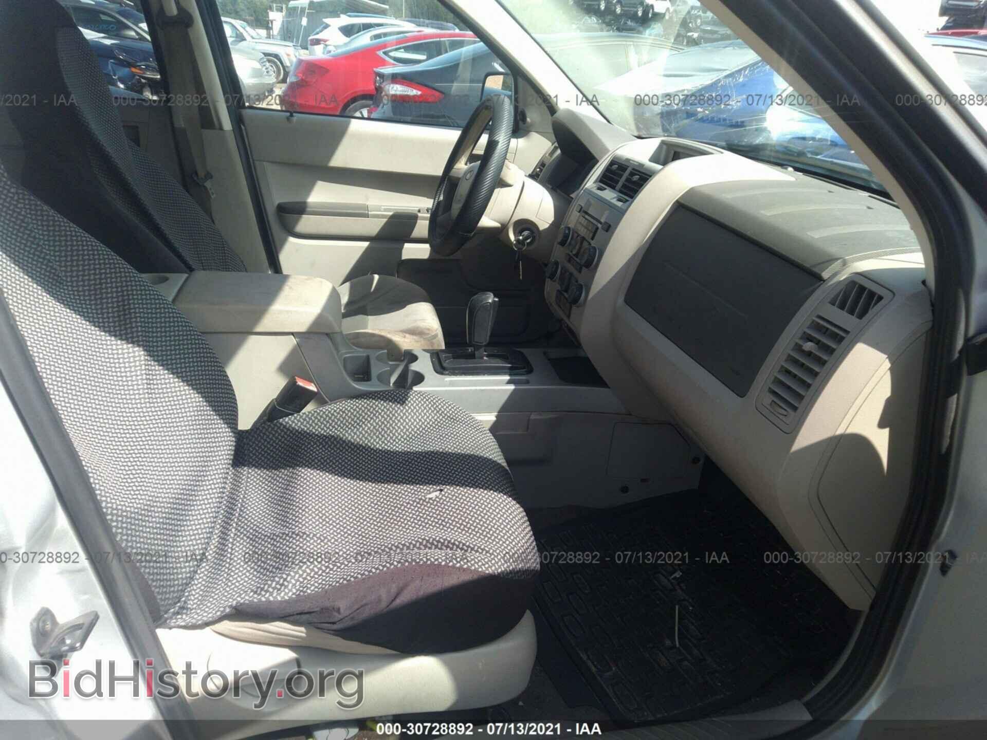 2008 FORD ESCAPE - VIN: 1FMCU93128KC82244 - Фото 5