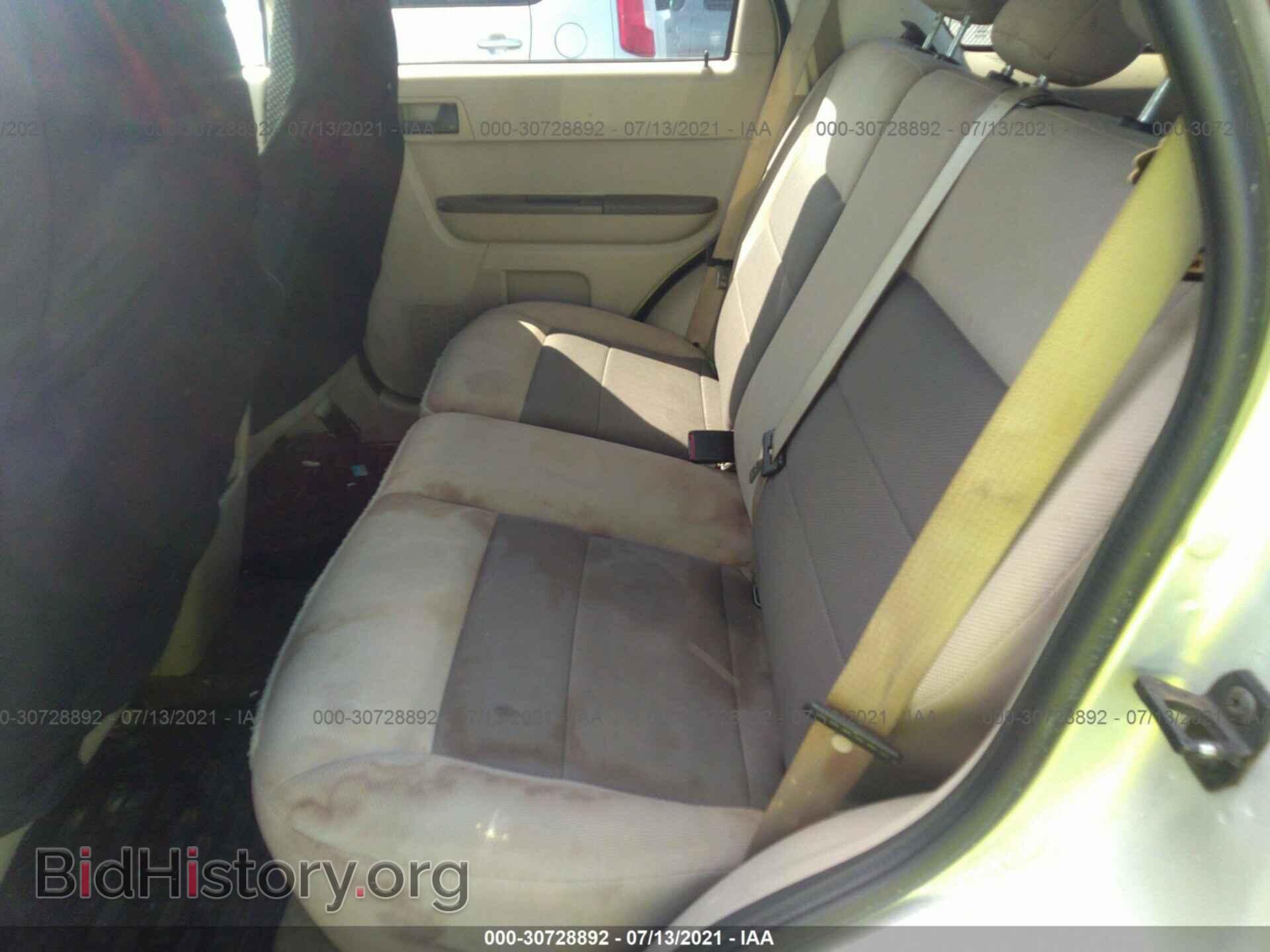 2008 FORD ESCAPE - VIN: 1FMCU93128KC82244 - Фото 8