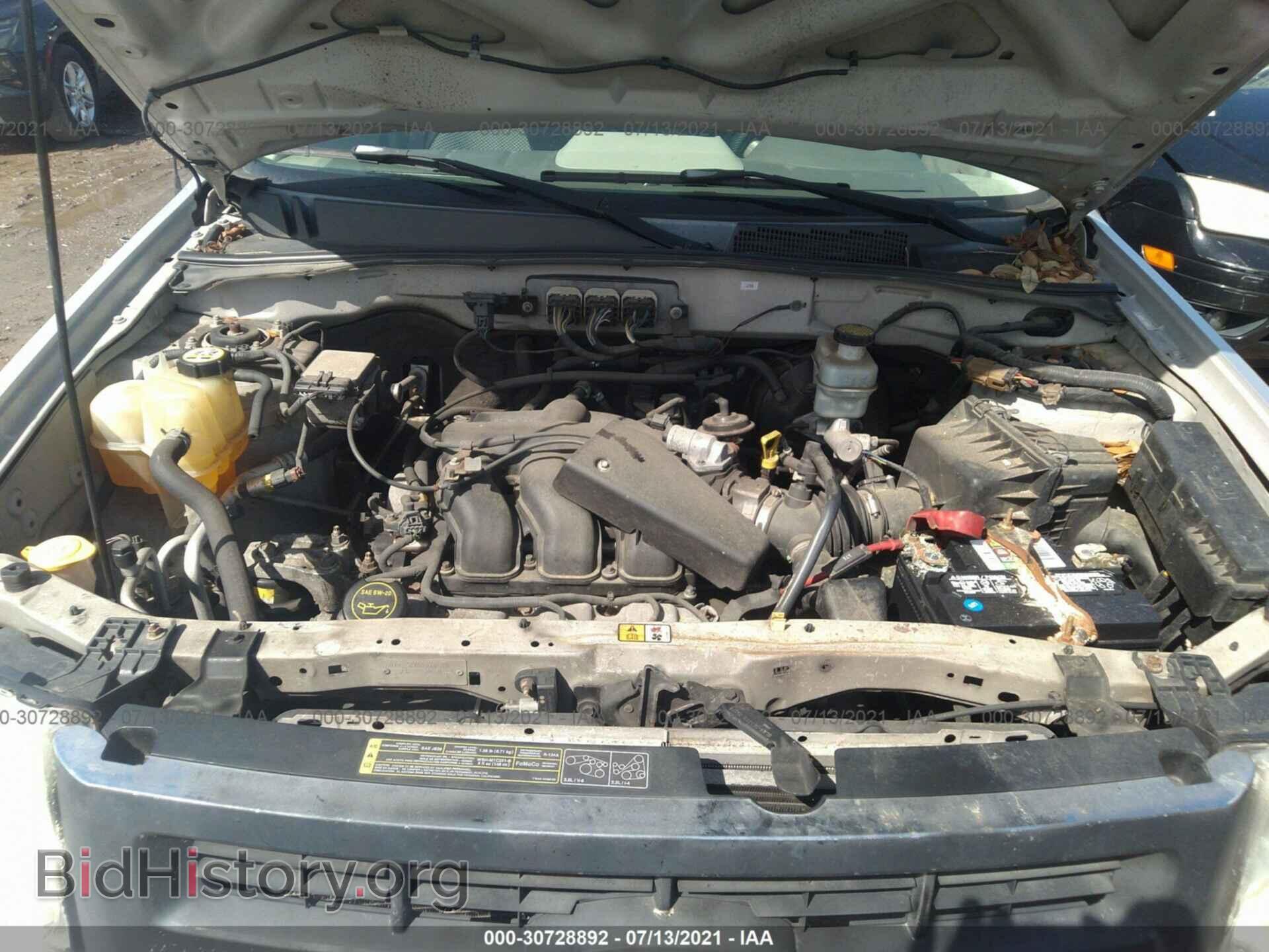 2008 FORD ESCAPE - VIN: 1FMCU93128KC82244 - Фото 10
