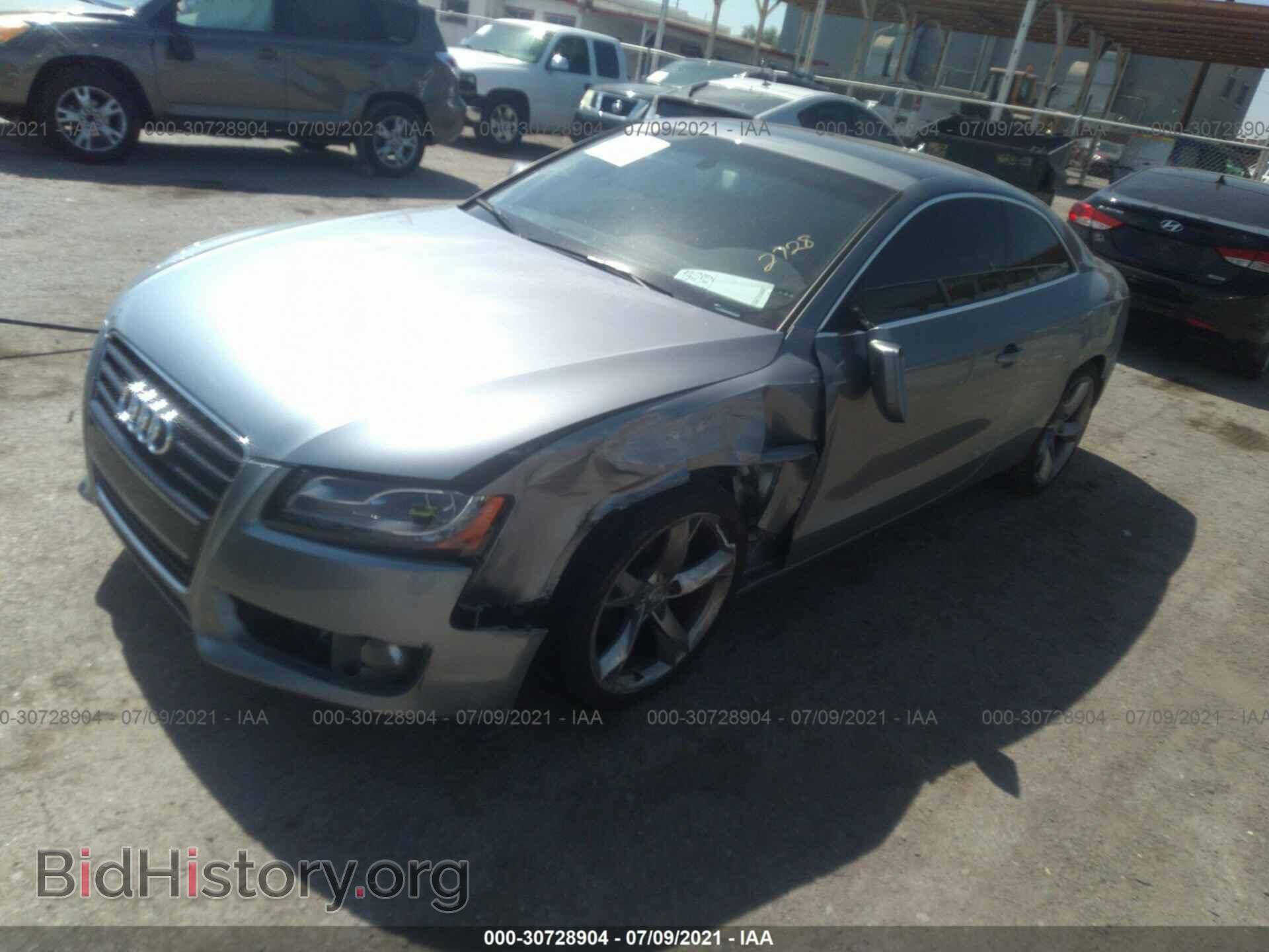 2010 AUDI A5 - VIN: WAULFAFR9AA076235 - Фото 2