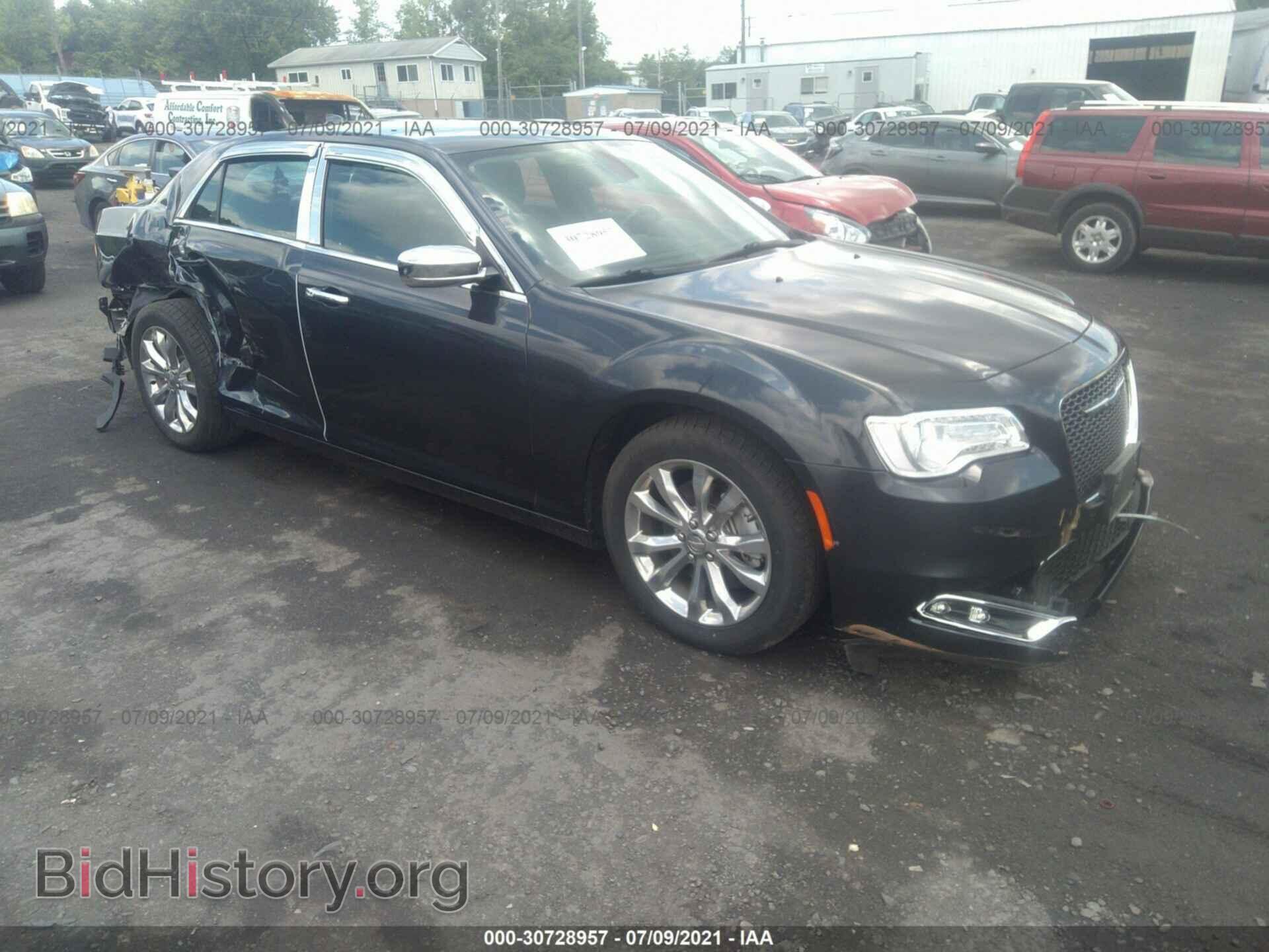 Фотография 2C3CCAKG4JH194635 - CHRYSLER 300 2018