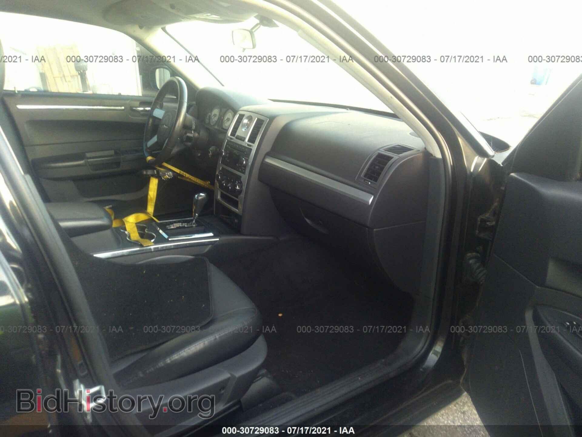 2010 CHRYSLER 300 - VIN: 2C3CA5CV0AH241654 - Фото 5