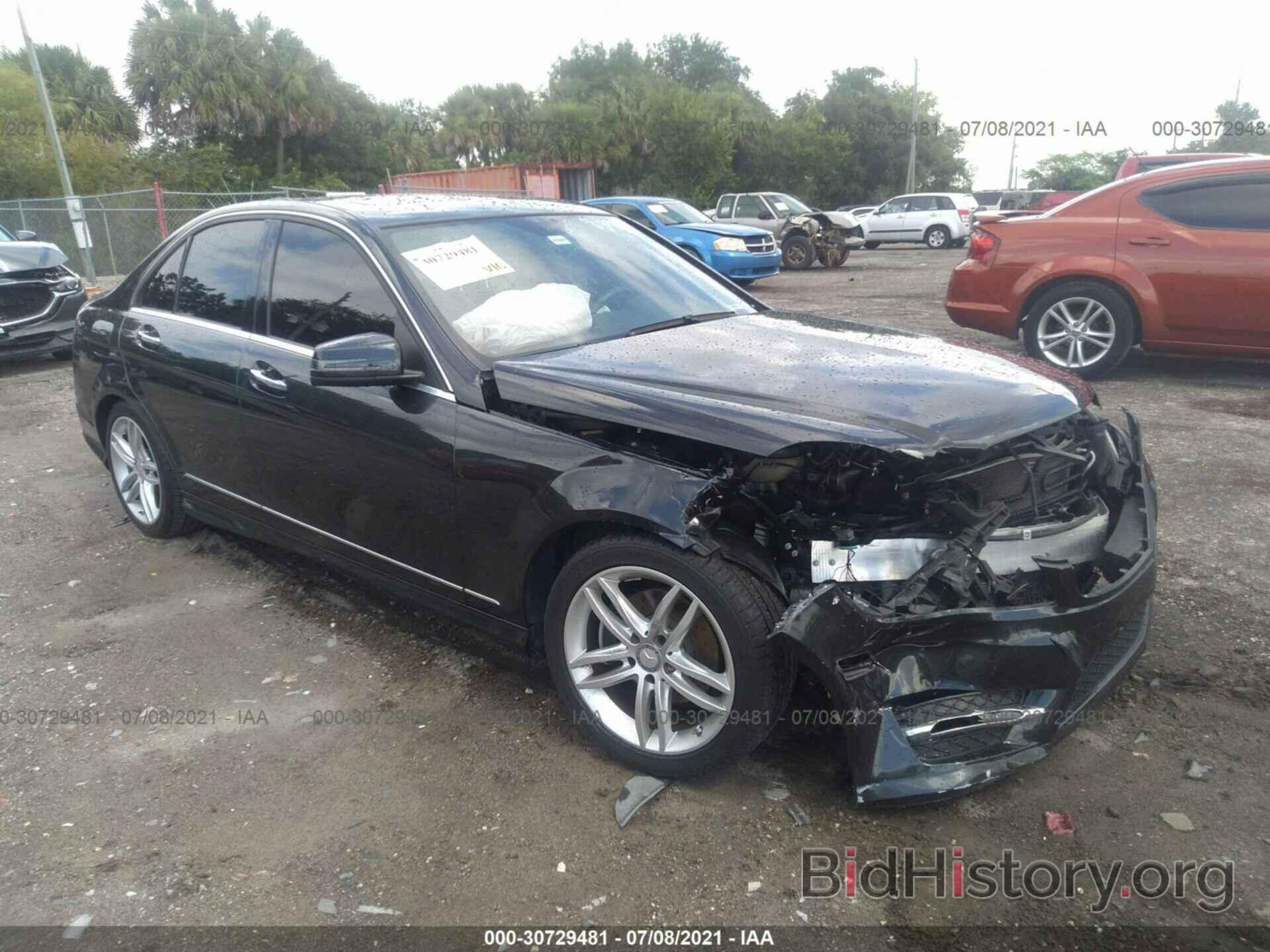 Photo WDDGF4HB9DR260818 - MERCEDES-BENZ C-CLASS 2013